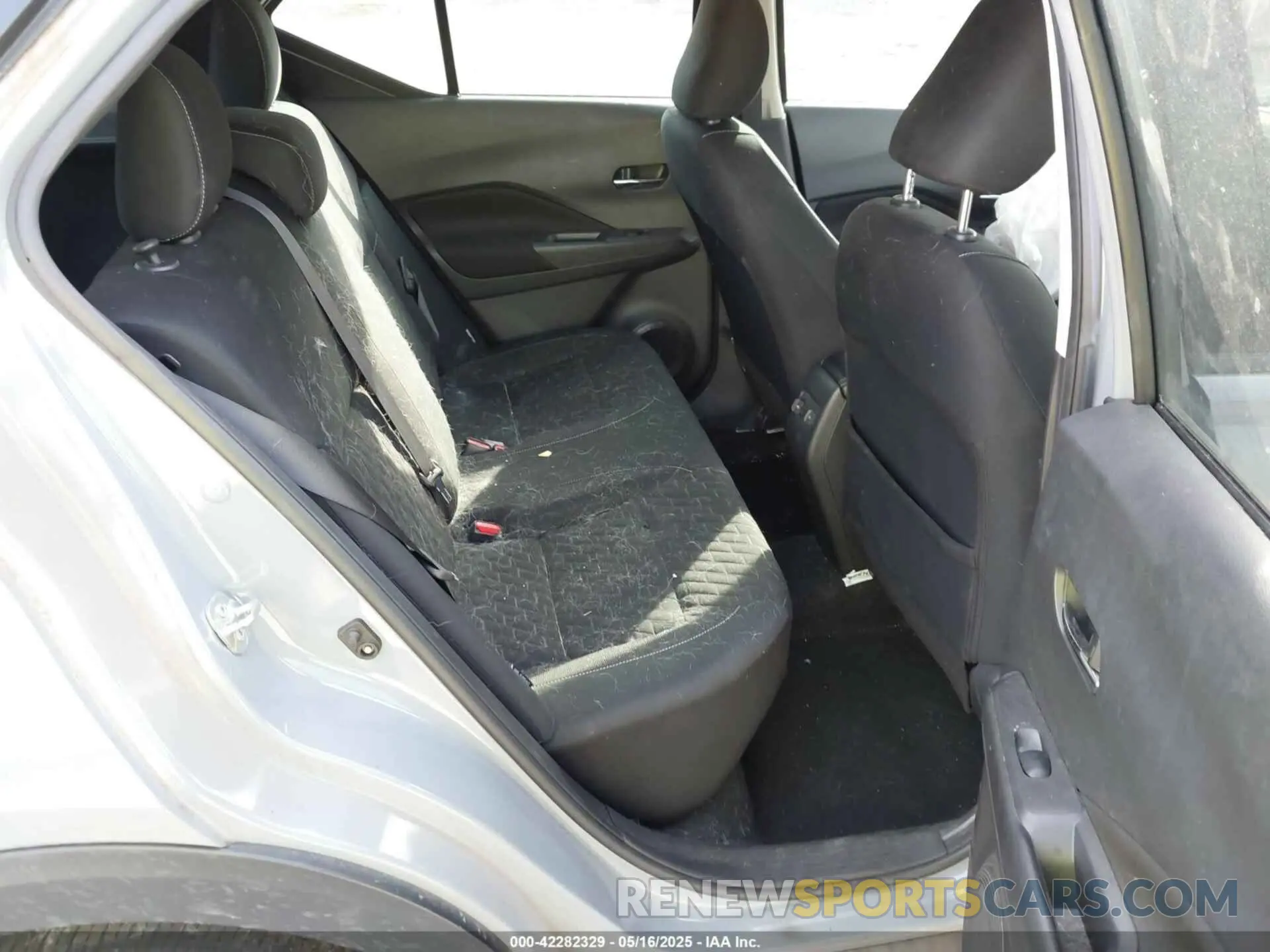 8 Photograph of a damaged car 3N1CP5CV4NL509874 NISSAN KICKS 2022