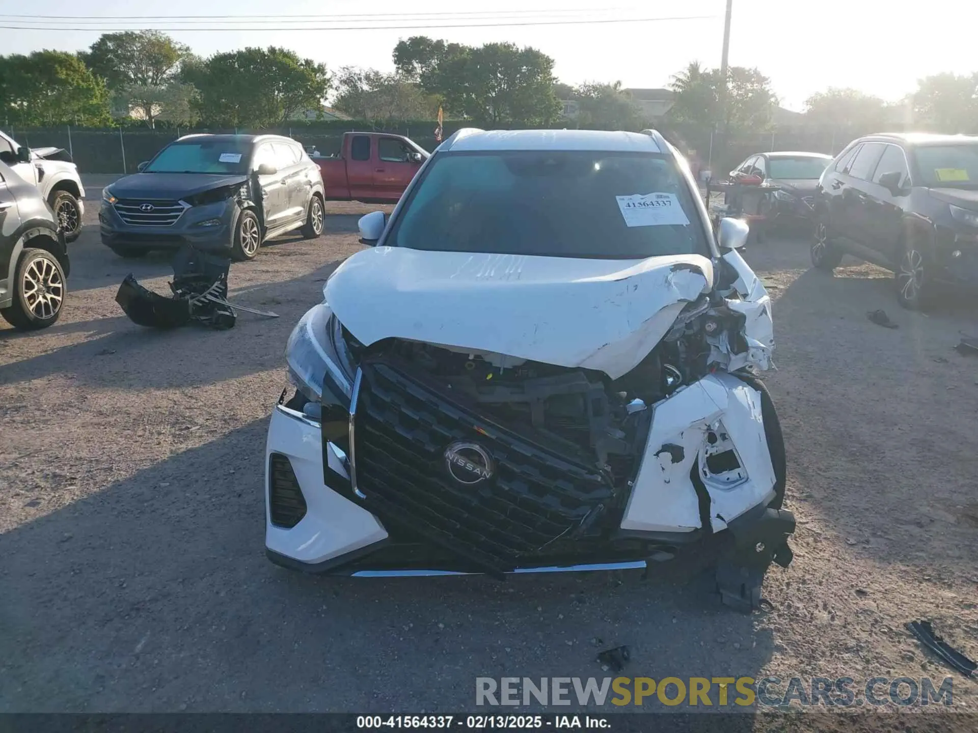 13 Photograph of a damaged car 3N1CP5CV4NL511267 NISSAN KICKS 2022