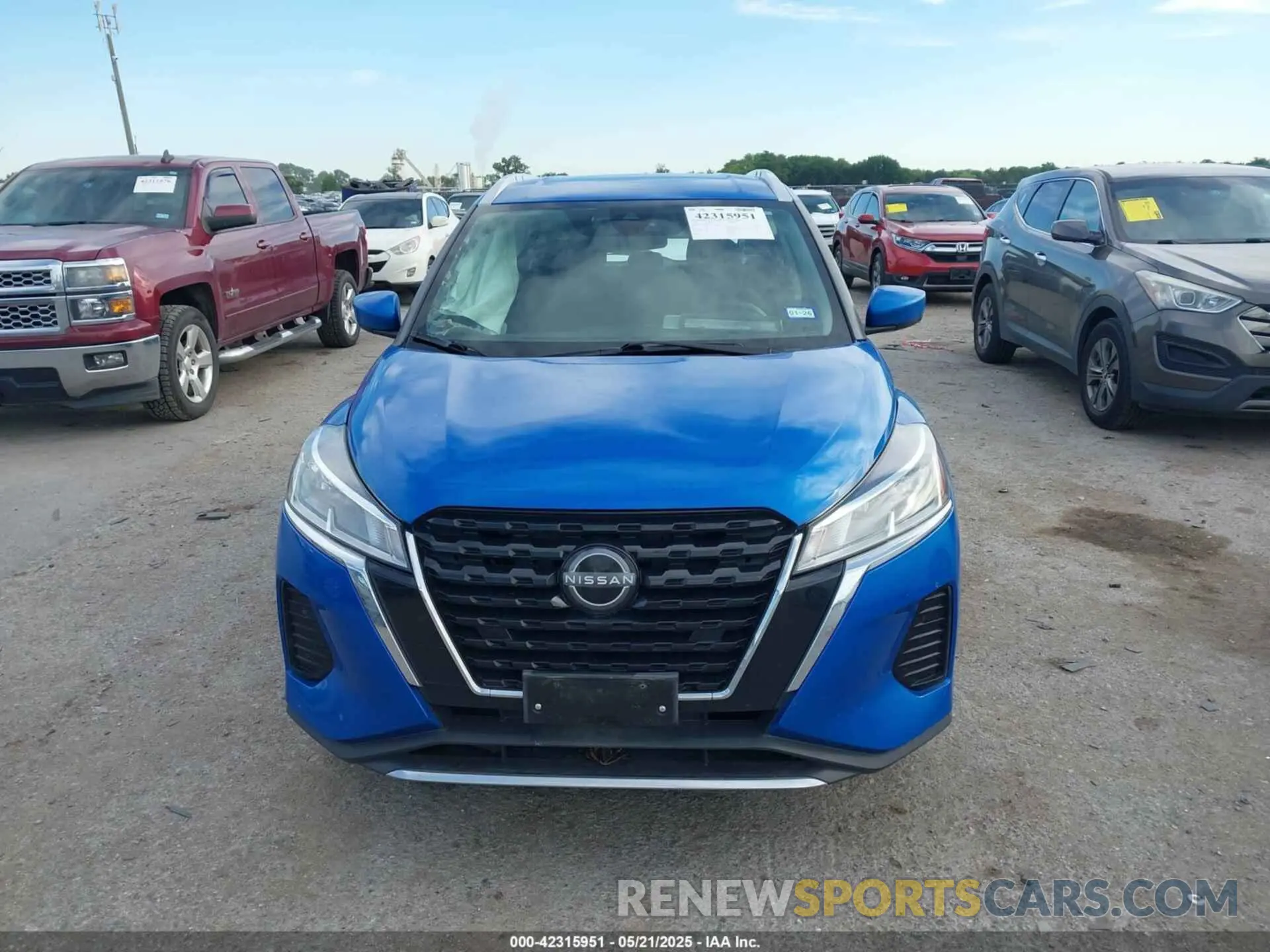 12 Photograph of a damaged car 3N1CP5CV4NL521619 NISSAN KICKS 2022