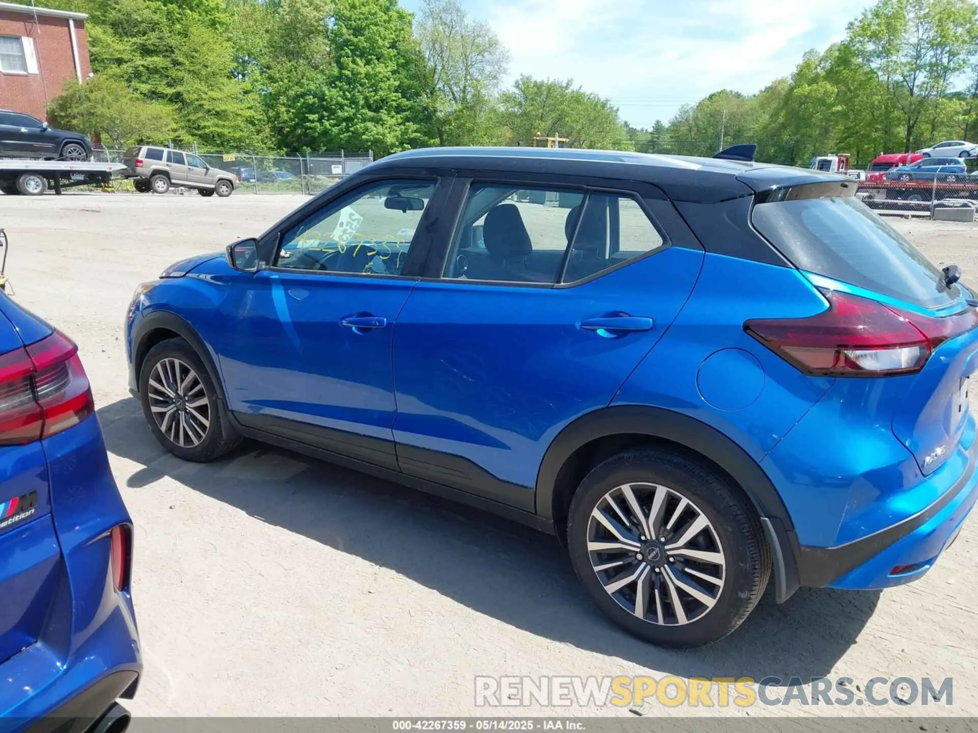 14 Photograph of a damaged car 3N1CP5CV4NL531261 NISSAN KICKS 2022