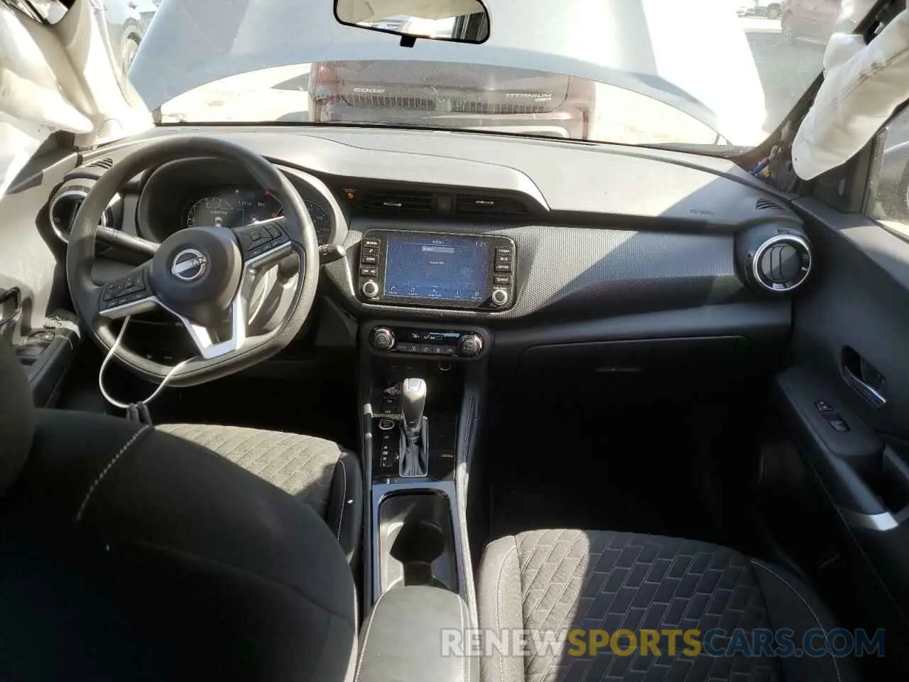 8 Photograph of a damaged car 3N1CP5CV6NL482502 NISSAN KICKS 2022