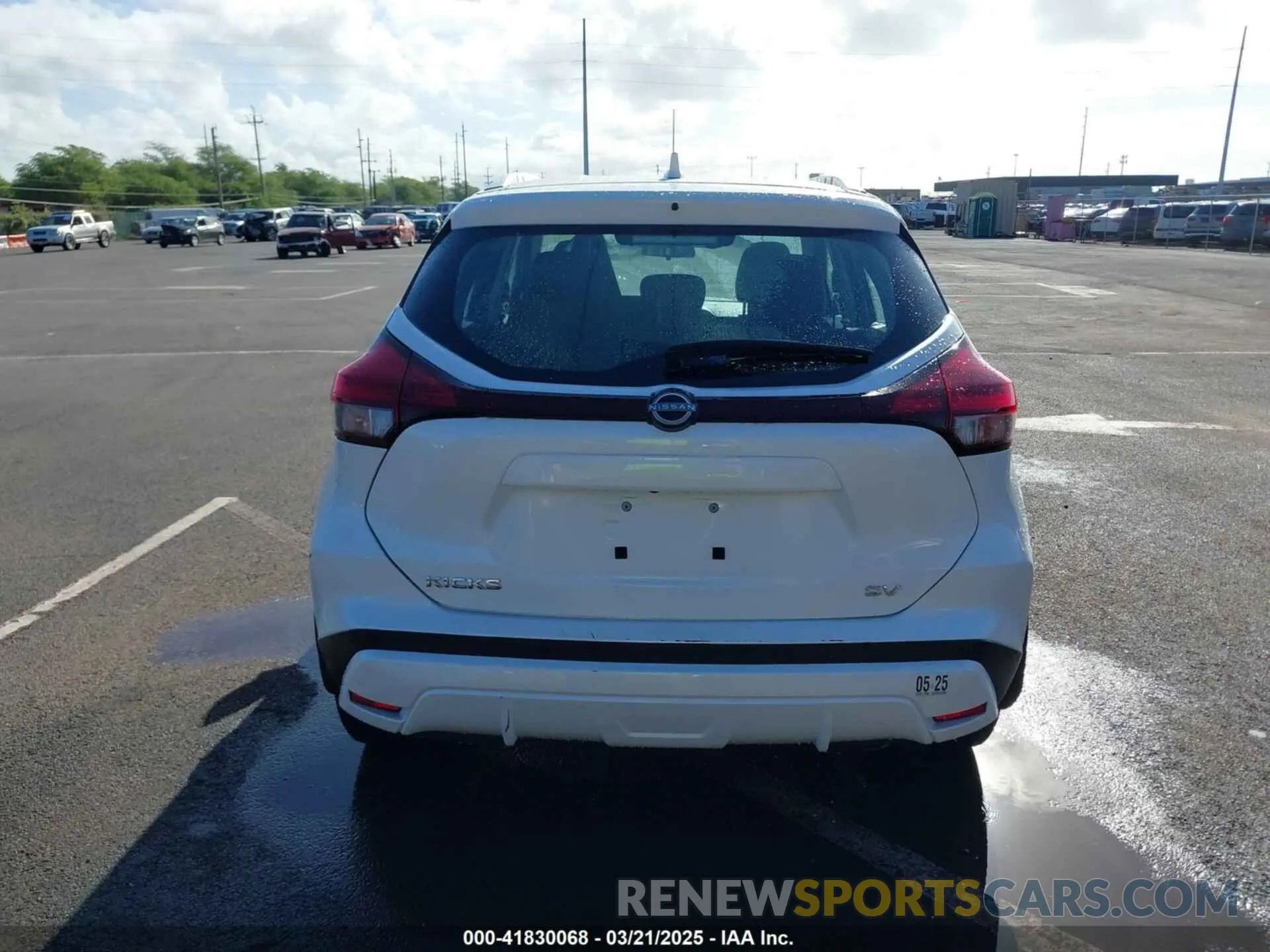 17 Photograph of a damaged car 3N1CP5CV6NL509584 NISSAN KICKS 2022
