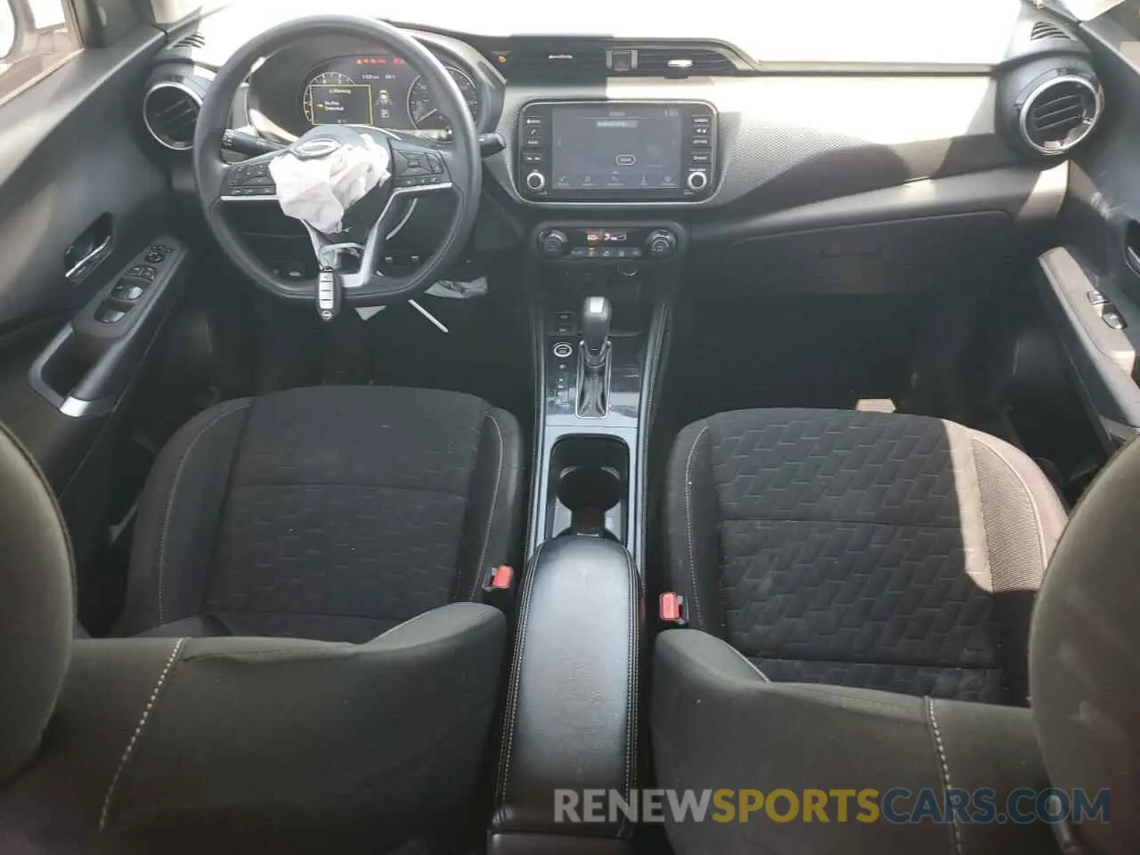 8 Photograph of a damaged car 3N1CP5CV6NL514123 NISSAN KICKS 2022