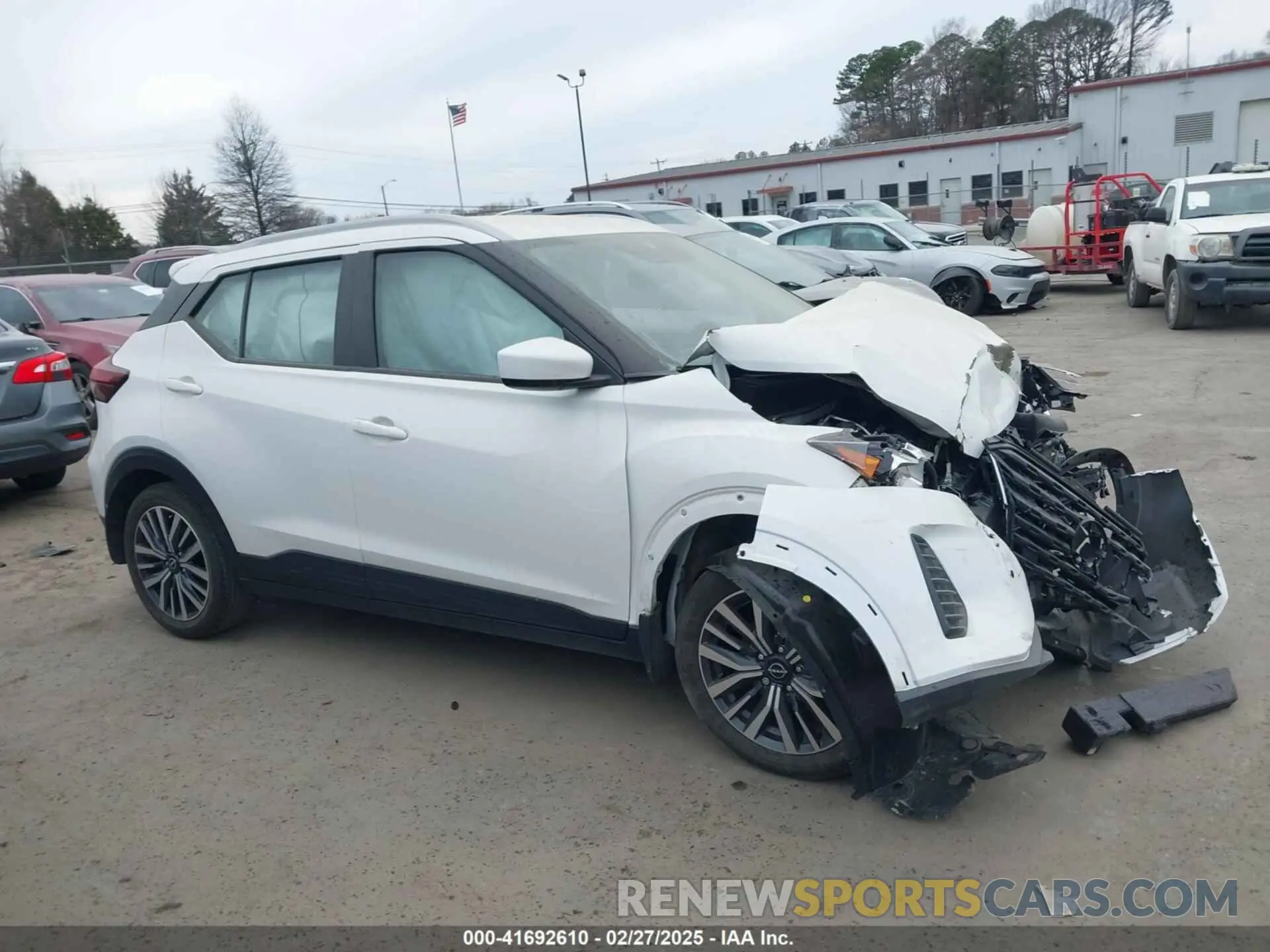13 Photograph of a damaged car 3N1CP5CV7NL493279 NISSAN KICKS 2022
