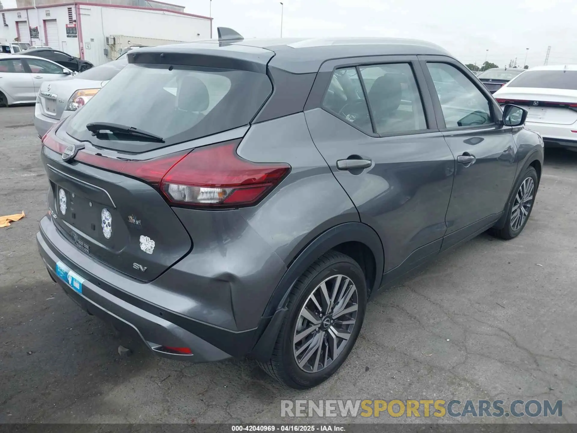 4 Photograph of a damaged car 3N1CP5CV7NL505835 NISSAN KICKS 2022