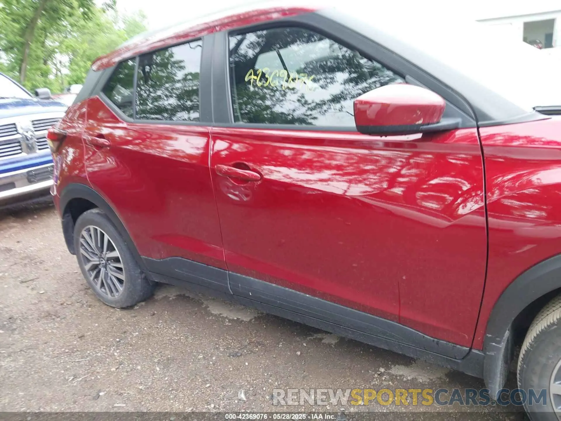 13 Photograph of a damaged car 3N1CP5CV8NL480282 NISSAN KICKS 2022