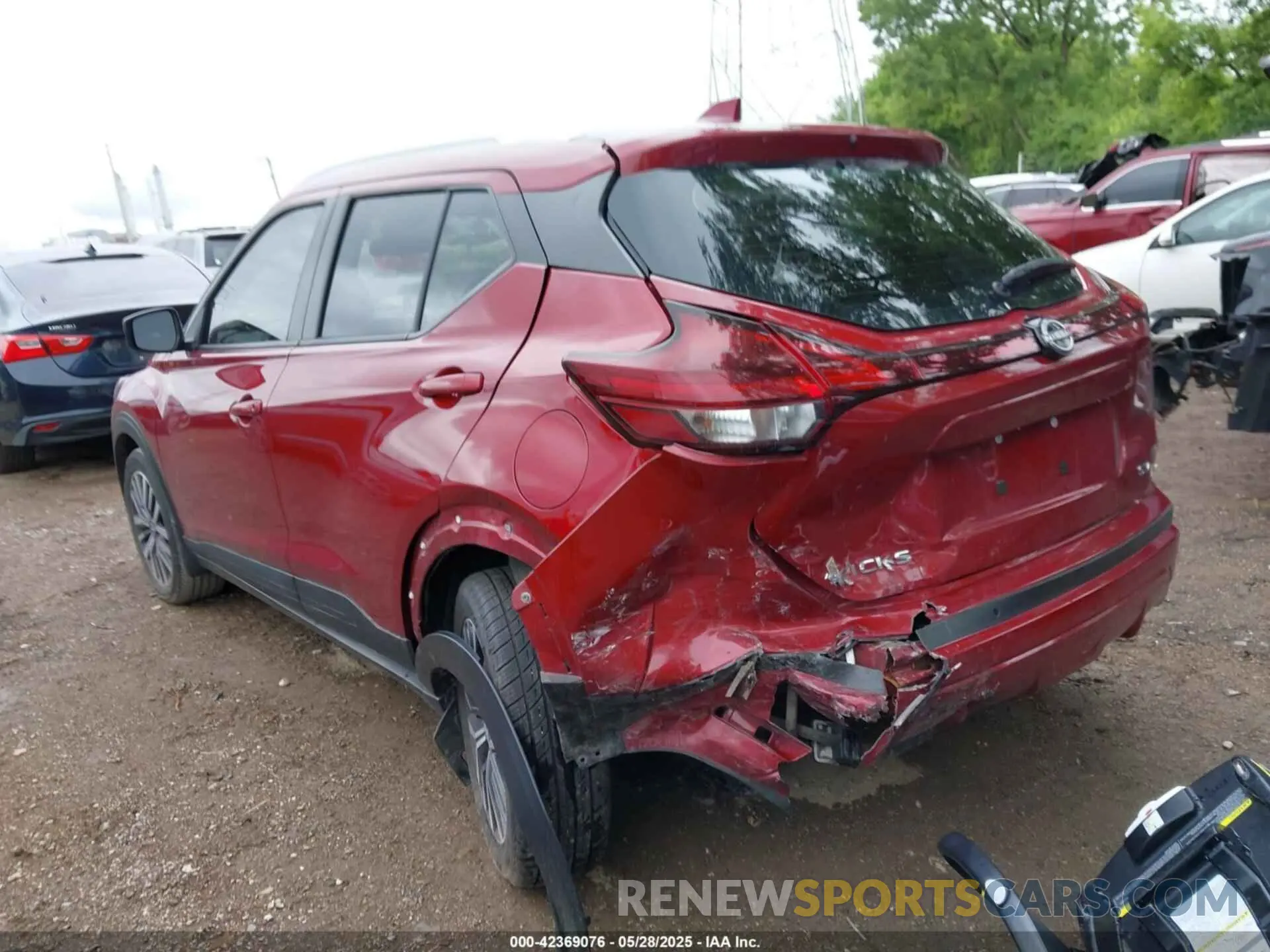 3 Photograph of a damaged car 3N1CP5CV8NL480282 NISSAN KICKS 2022