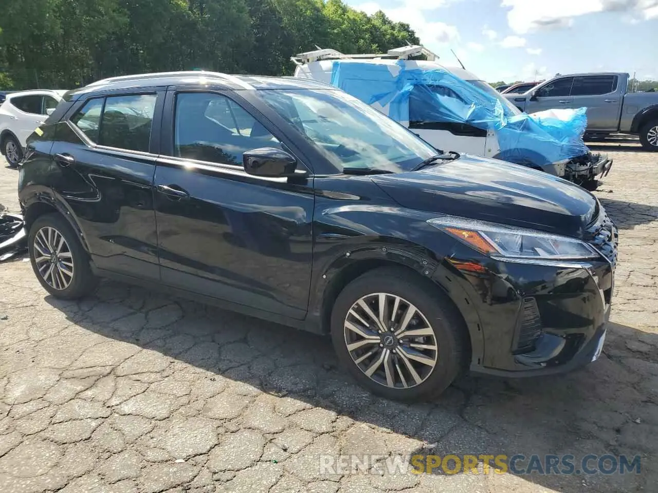 4 Photograph of a damaged car 3N1CP5CV8NL516116 NISSAN KICKS 2022