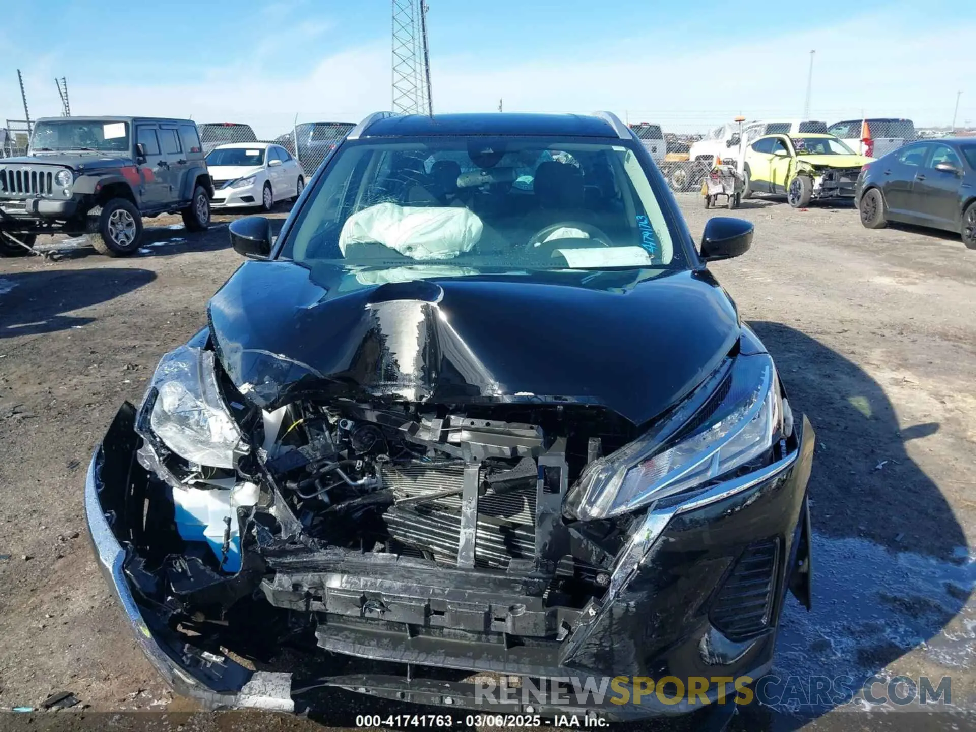 12 Photograph of a damaged car 3N1CP5CV8NL522689 NISSAN KICKS 2022