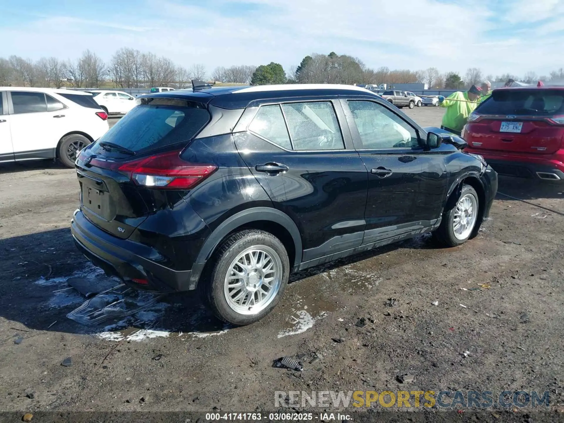4 Photograph of a damaged car 3N1CP5CV8NL522689 NISSAN KICKS 2022