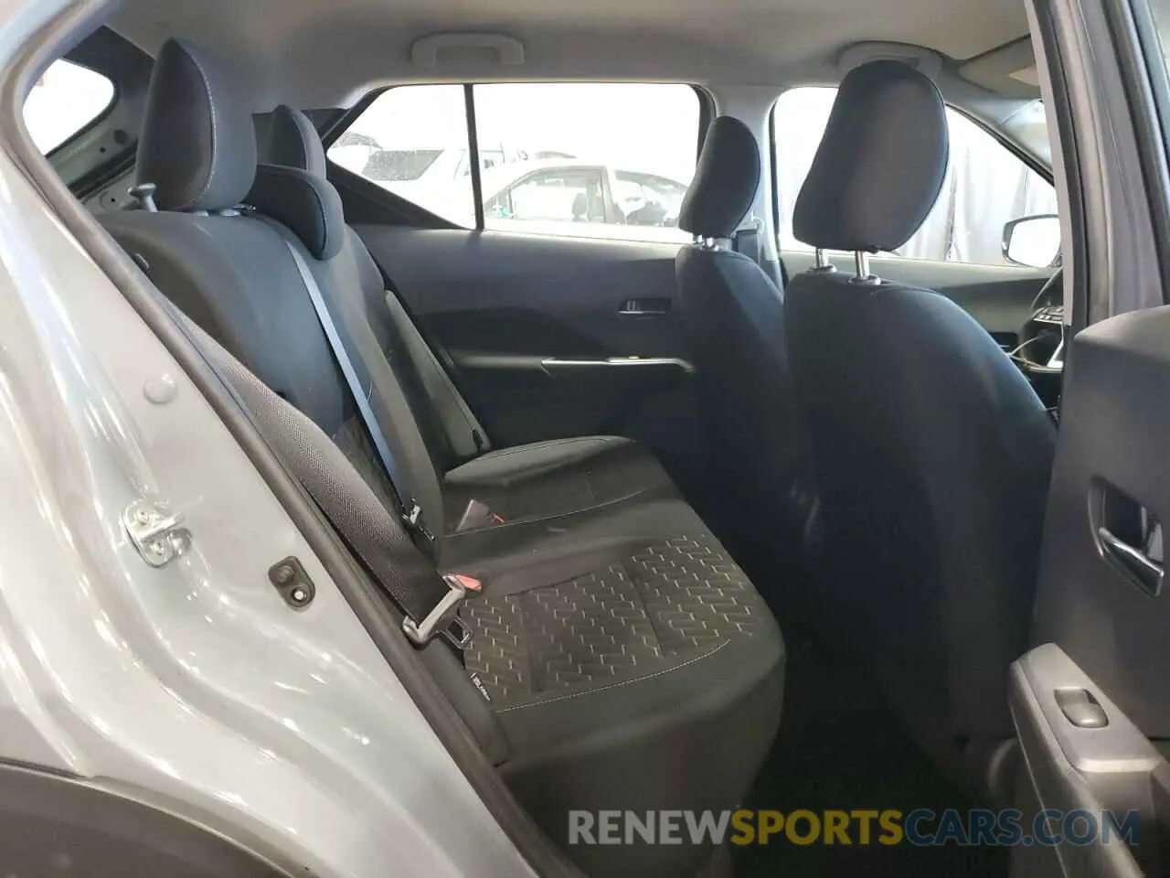 10 Photograph of a damaged car 3N1CP5CV8NL523535 NISSAN KICKS 2022