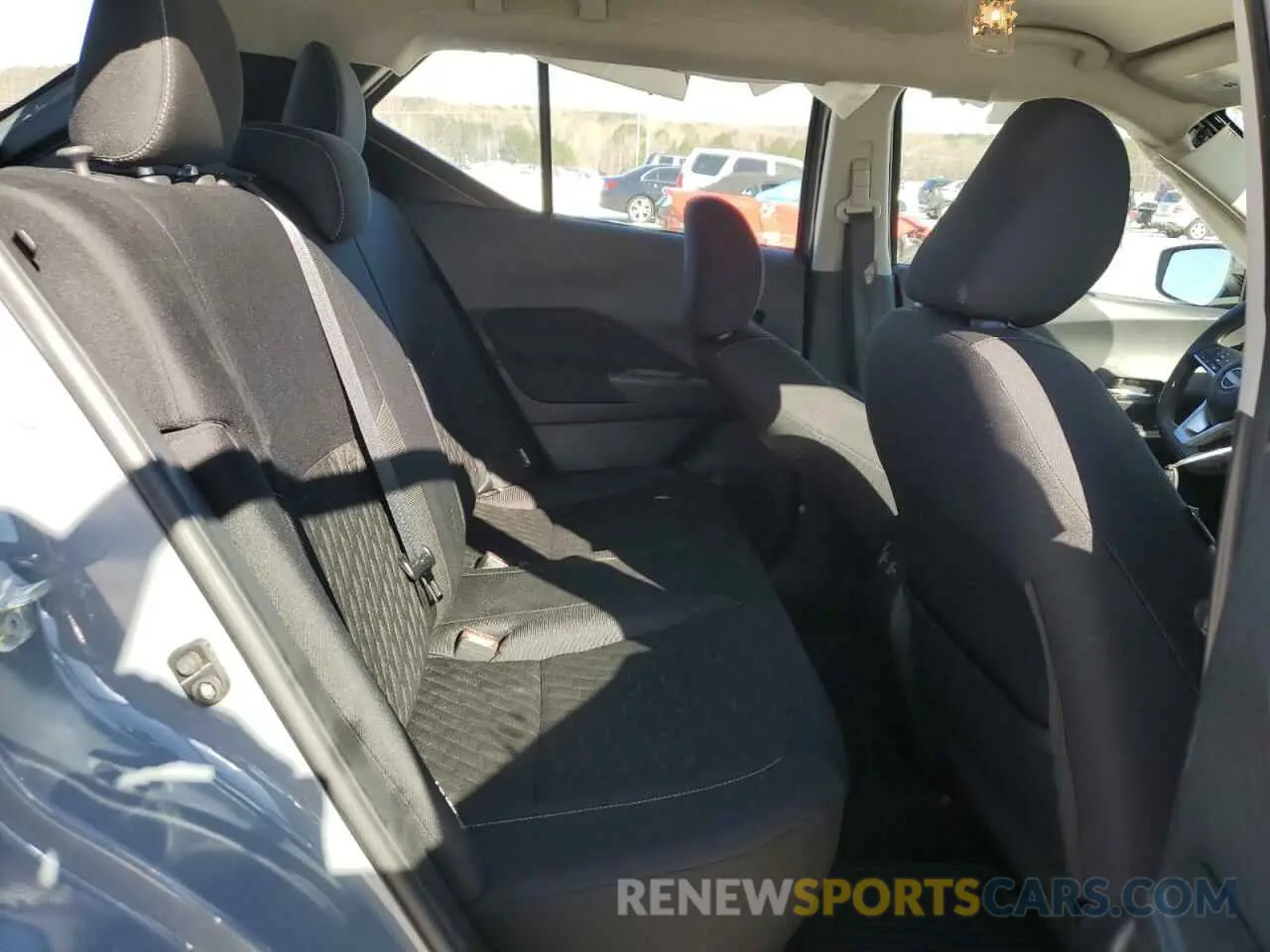 12 Photograph of a damaged car 3N1CP5CV9NL508011 NISSAN KICKS 2022