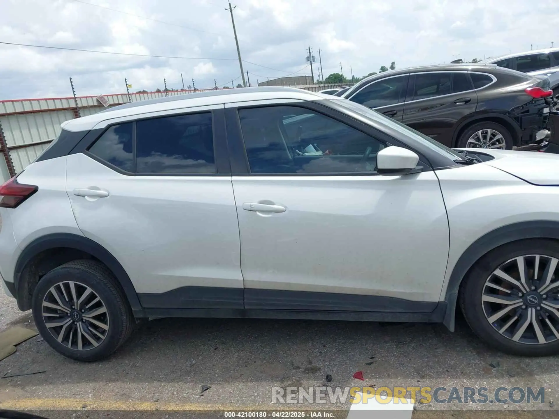 13 Photograph of a damaged car 3N1CP5CV9NL513239 NISSAN KICKS 2022
