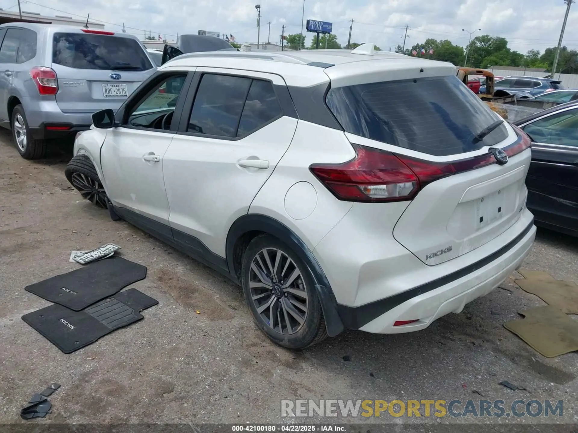 3 Photograph of a damaged car 3N1CP5CV9NL513239 NISSAN KICKS 2022