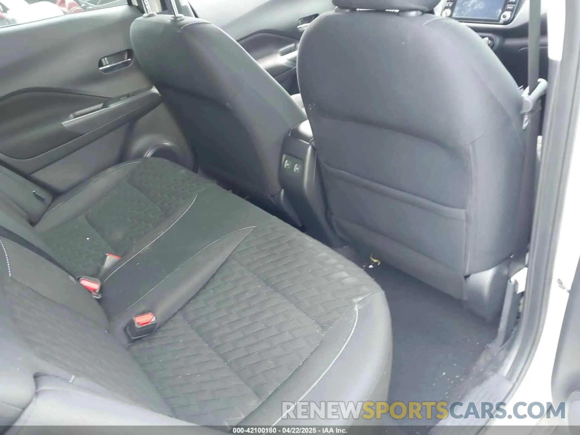 8 Photograph of a damaged car 3N1CP5CV9NL513239 NISSAN KICKS 2022