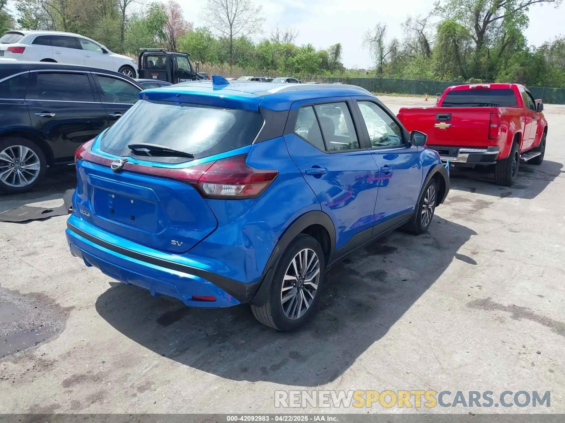 4 Photograph of a damaged car 3N1CP5CV9NL519252 NISSAN KICKS 2022