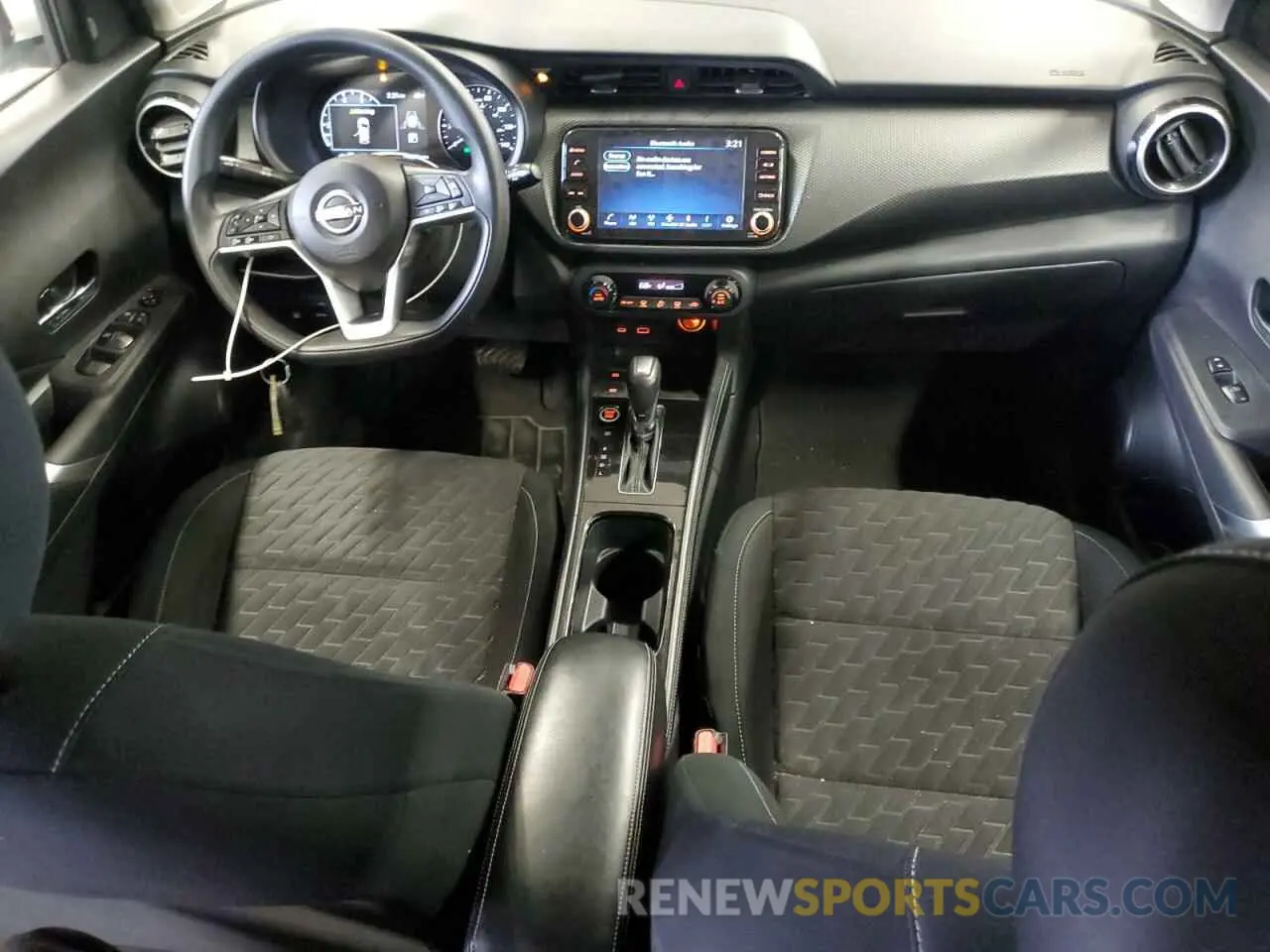 8 Photograph of a damaged car 3N1CP5CV9NL523317 NISSAN KICKS 2022