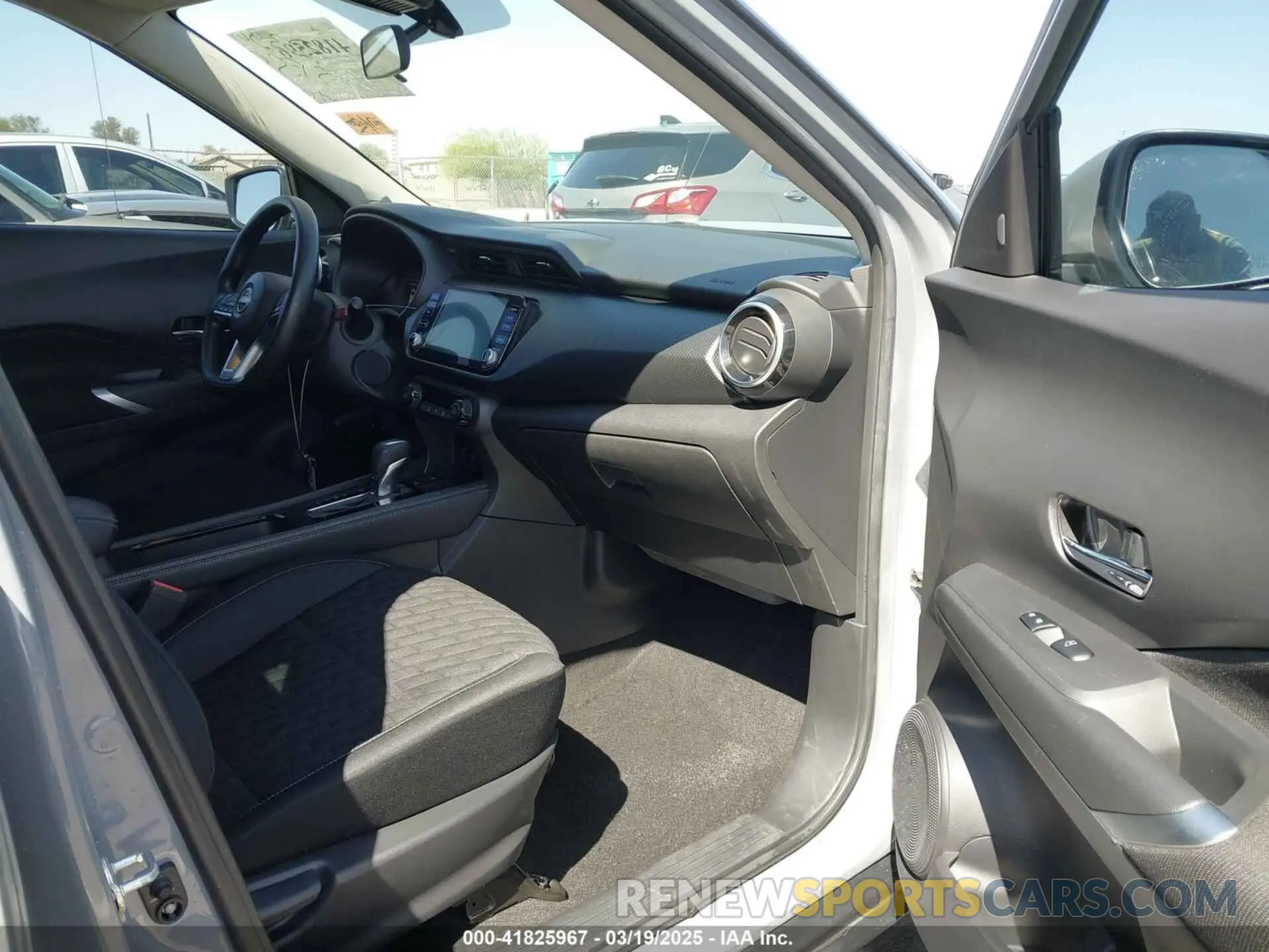 5 Photograph of a damaged car 3N1CP5CVXNL498296 NISSAN KICKS 2022