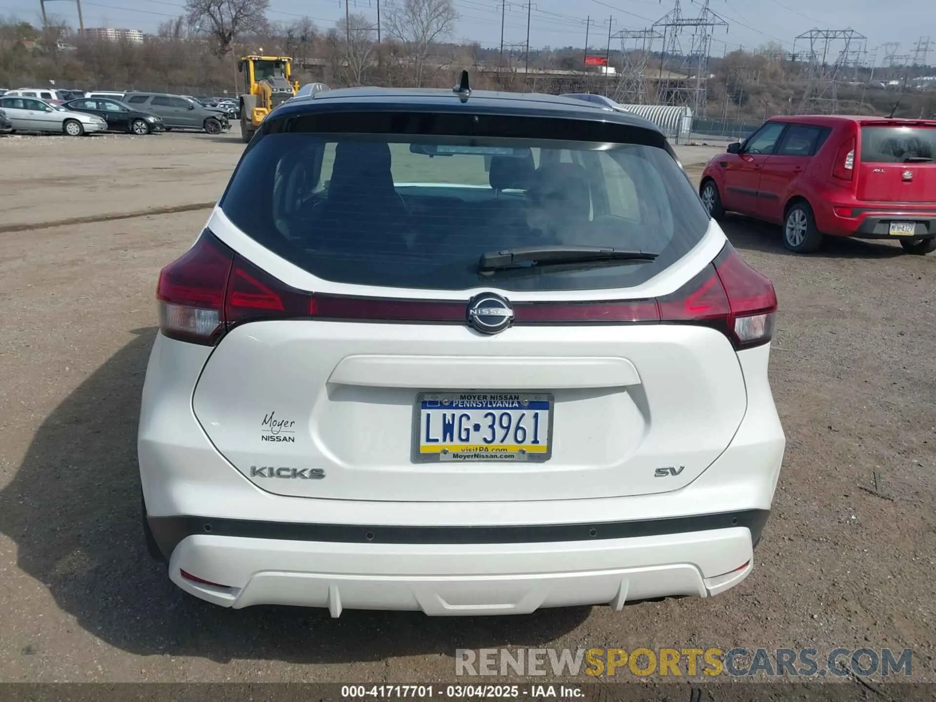 17 Photograph of a damaged car 3N1CP5CVXNL506803 NISSAN KICKS 2022
