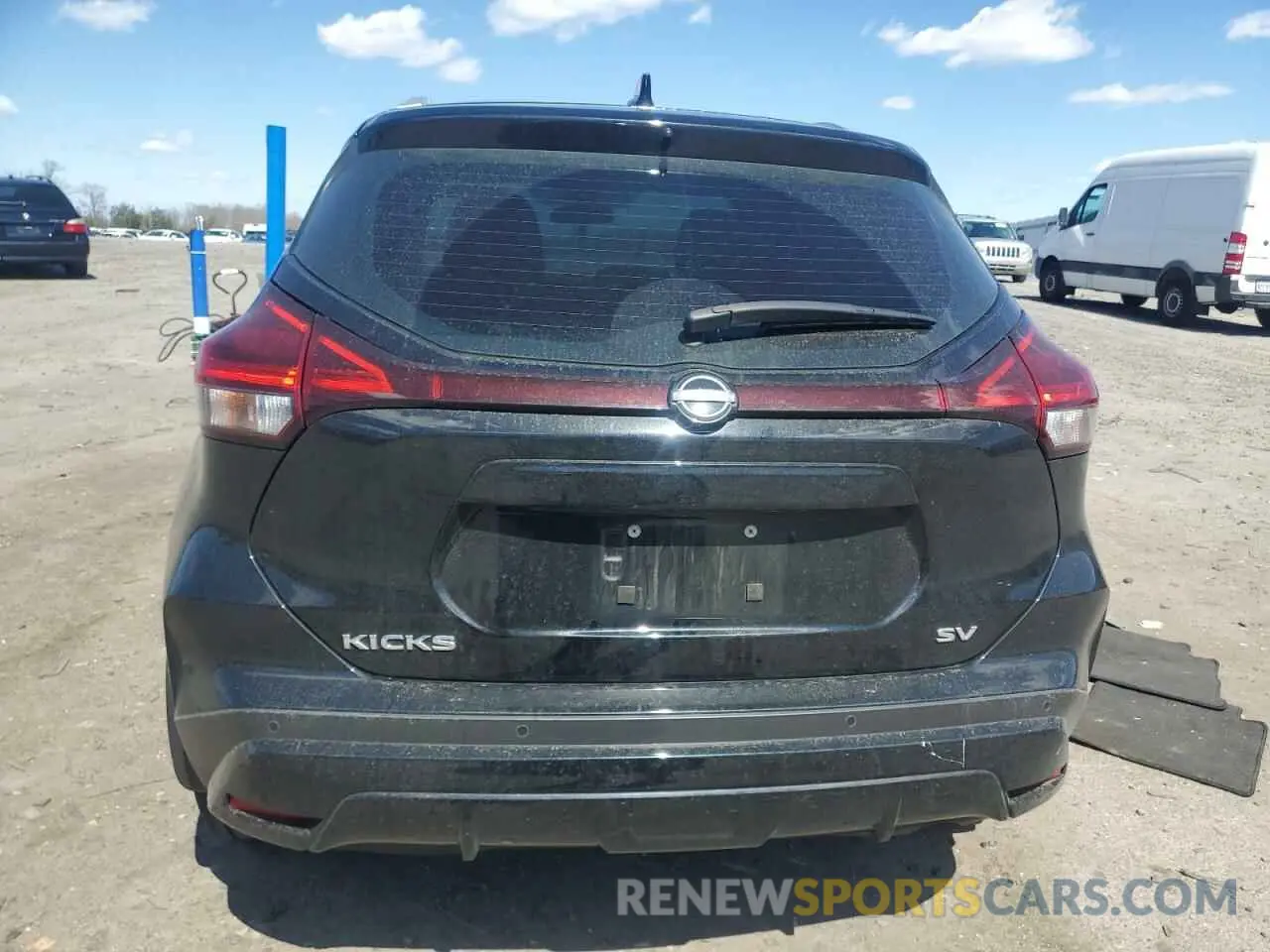 6 Photograph of a damaged car 3N1CP5CVXNL526274 NISSAN KICKS 2022