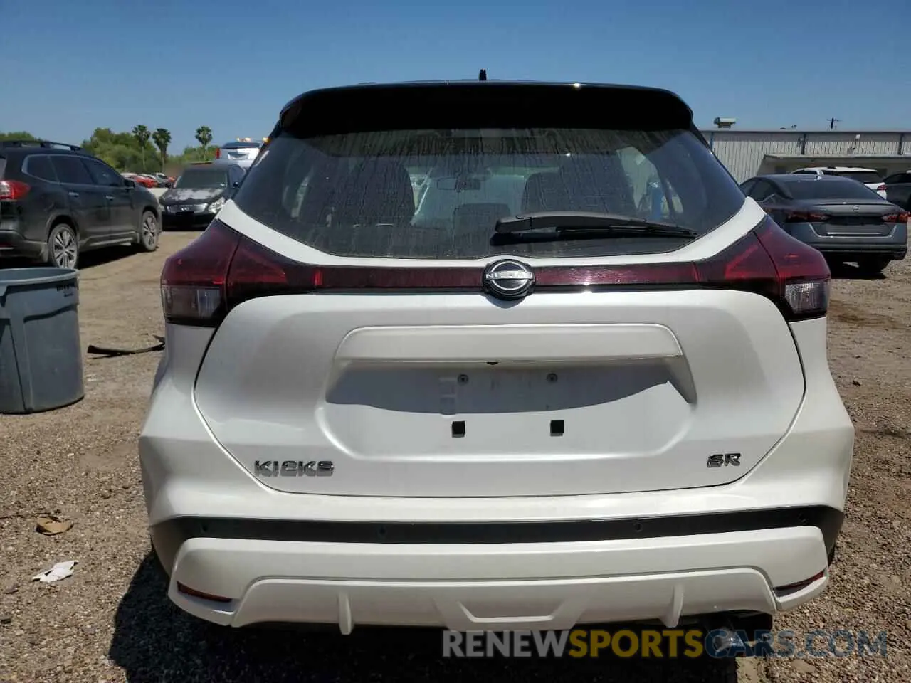 6 Photograph of a damaged car 3N1CP5DV0NL519333 NISSAN KICKS 2022