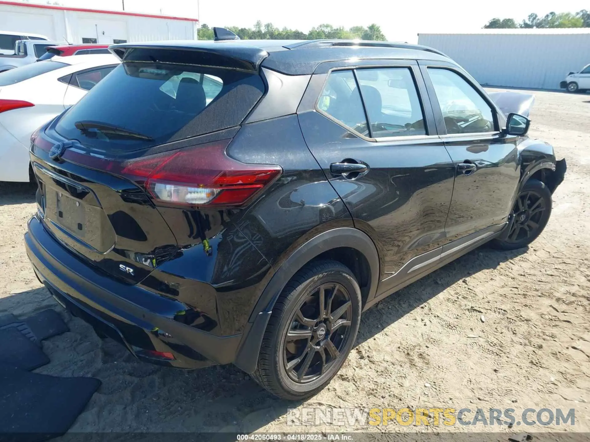 4 Photograph of a damaged car 3N1CP5DV1NL490215 NISSAN KICKS 2022