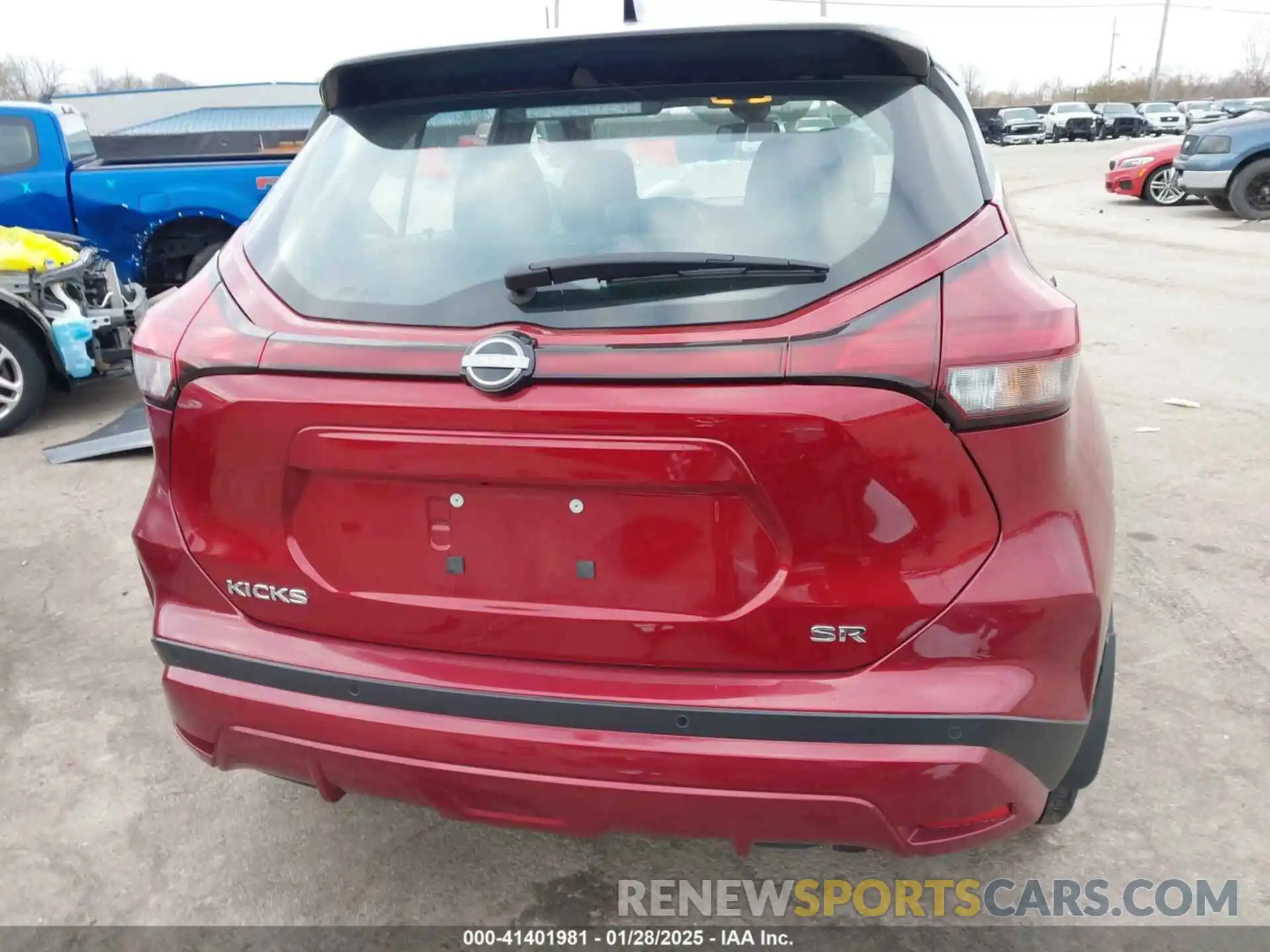 17 Photograph of a damaged car 3N1CP5DV1NL496189 NISSAN KICKS 2022