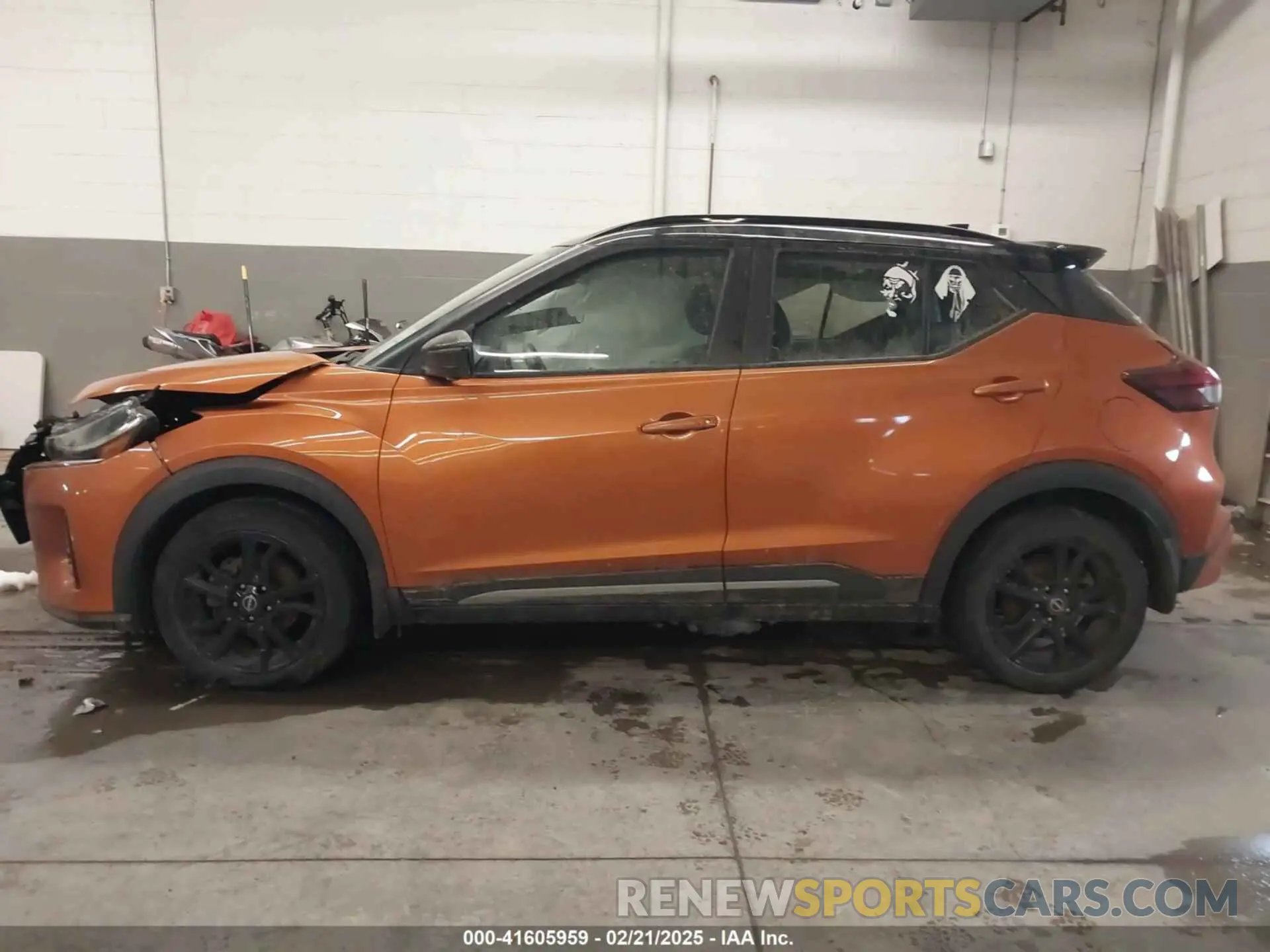 15 Photograph of a damaged car 3N1CP5DV4NL528018 NISSAN KICKS 2022