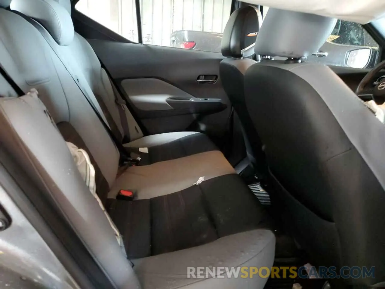 11 Photograph of a damaged car 3N1CP5DV5NL494171 NISSAN KICKS 2022