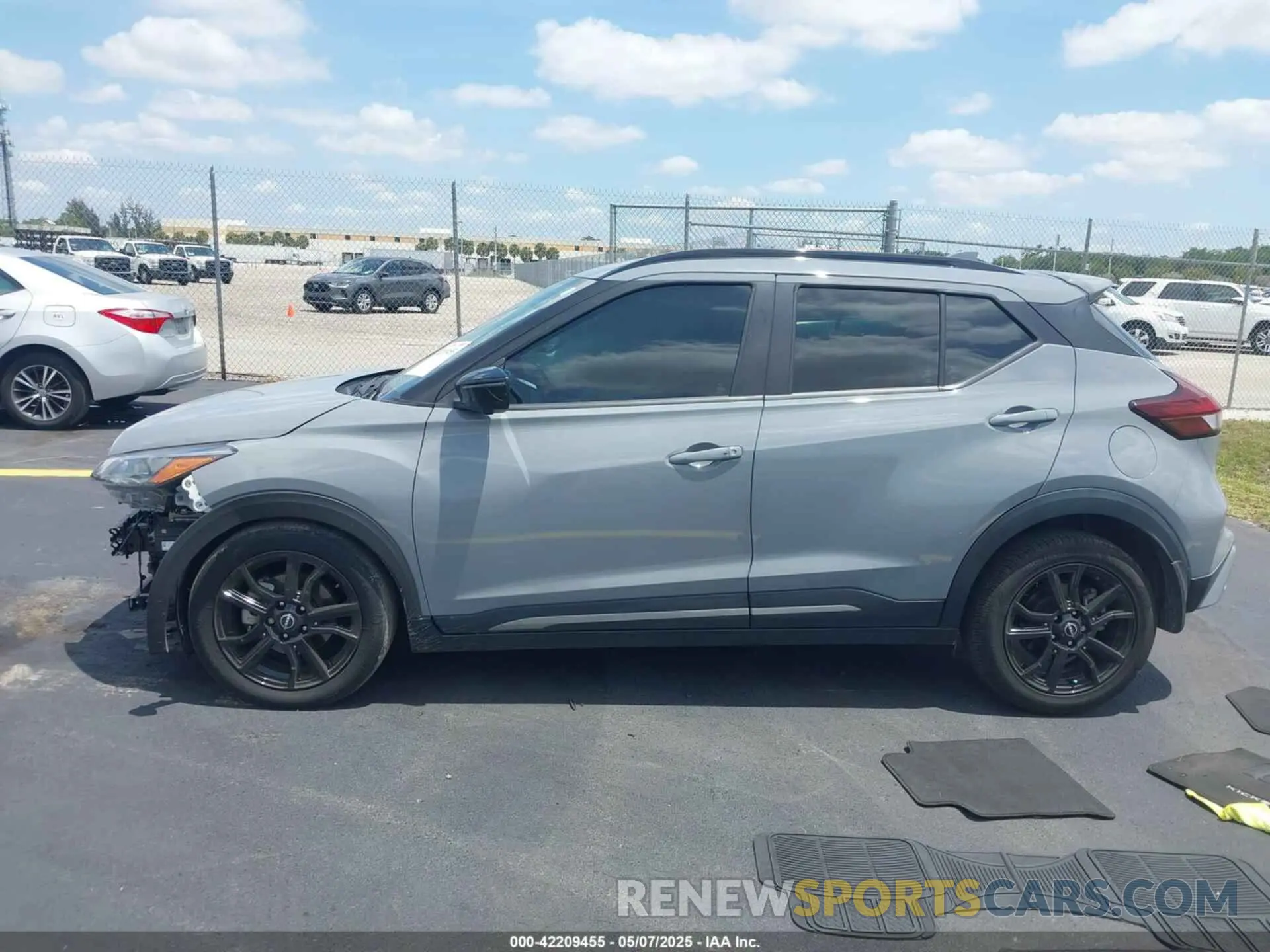 15 Photograph of a damaged car 3N1CP5DV8NL491054 NISSAN KICKS 2022