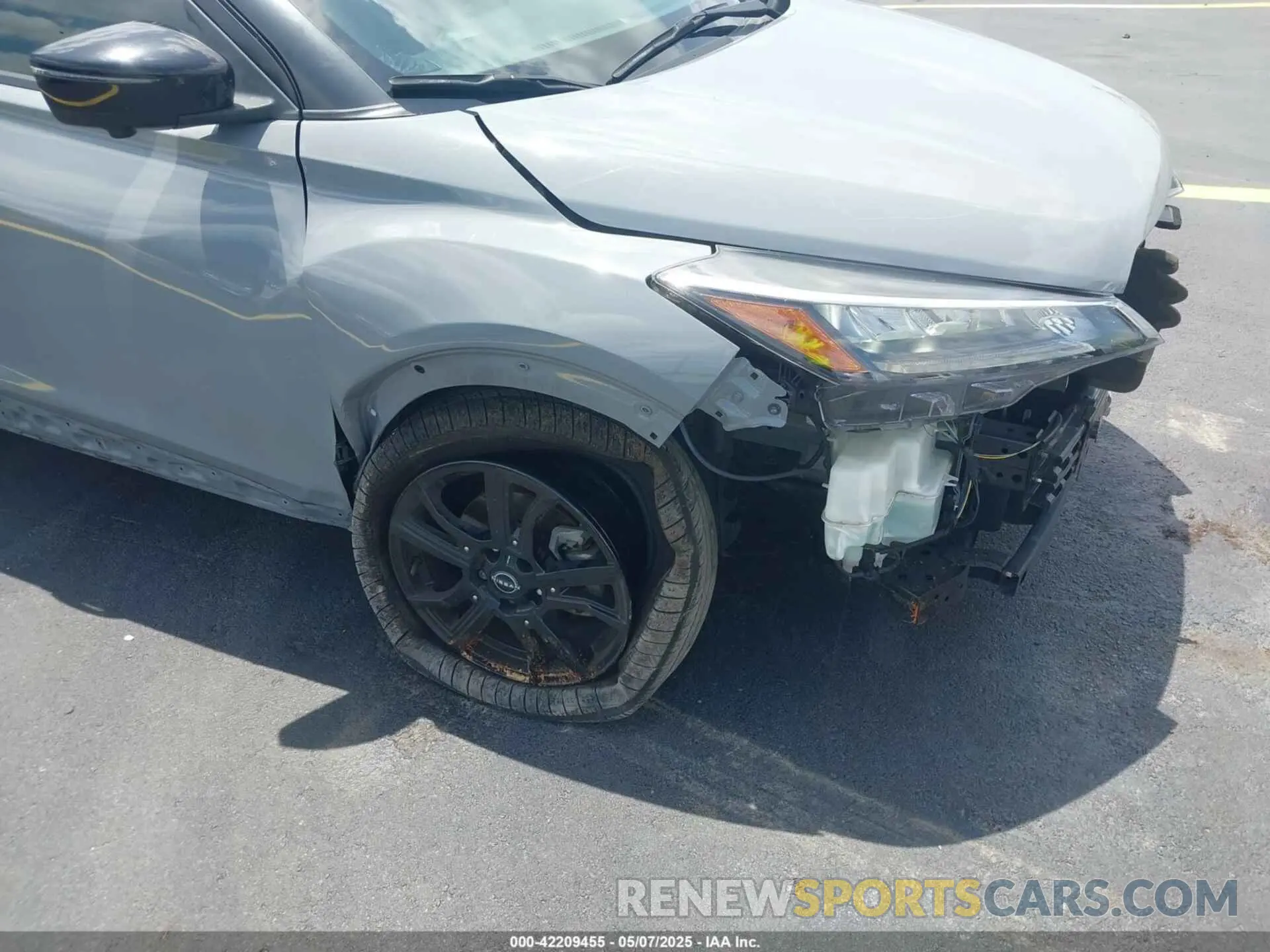 6 Photograph of a damaged car 3N1CP5DV8NL491054 NISSAN KICKS 2022