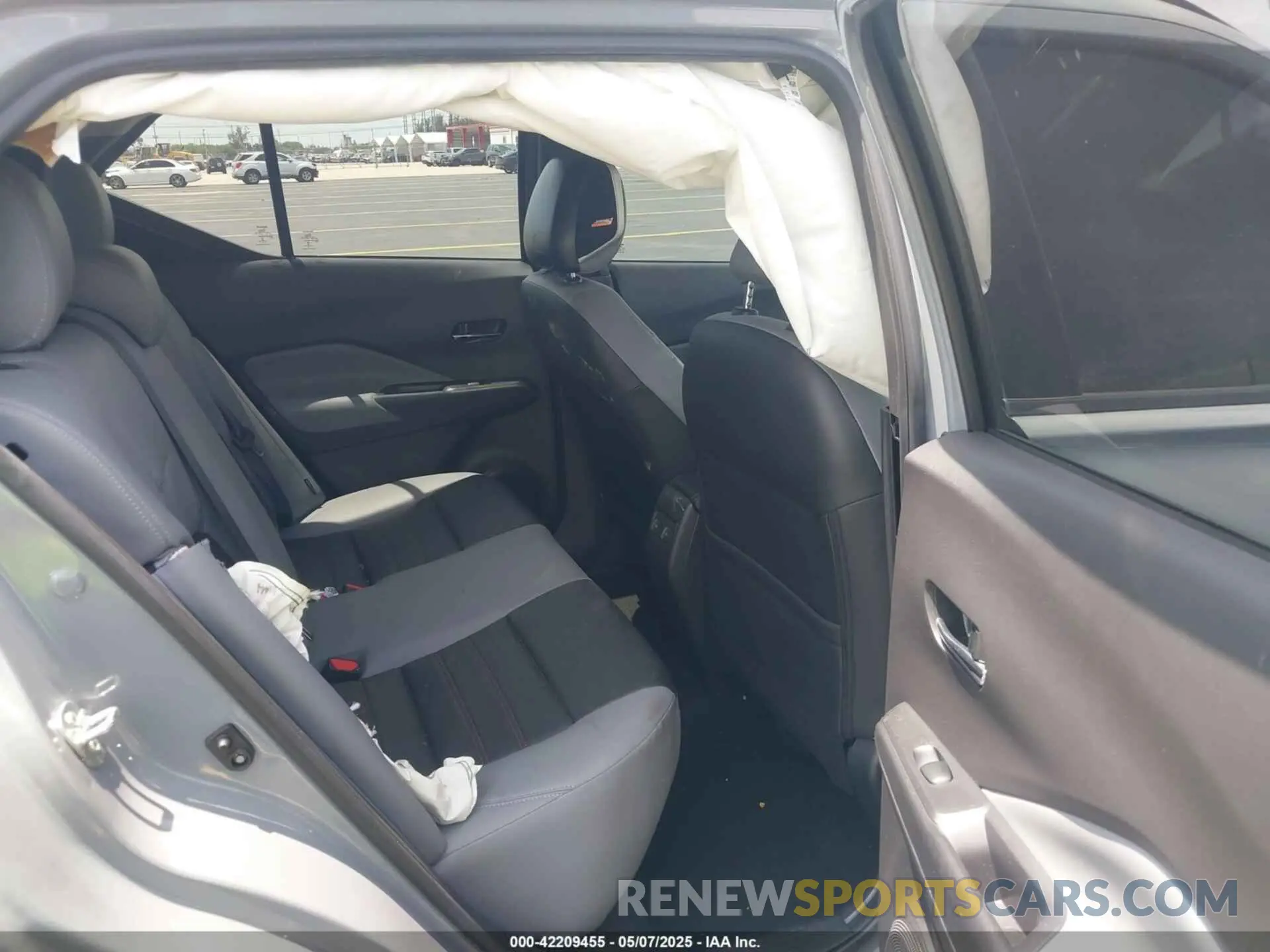 8 Photograph of a damaged car 3N1CP5DV8NL491054 NISSAN KICKS 2022