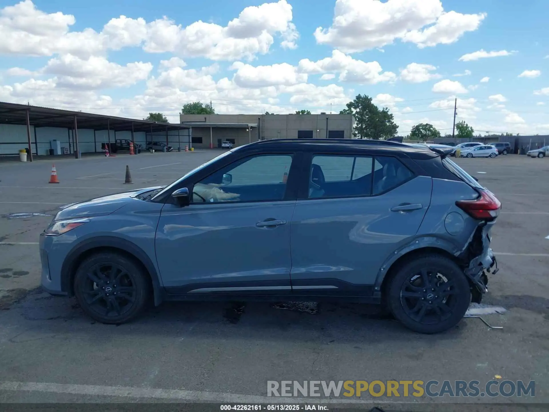 14 Photograph of a damaged car 3N1CP5DVXNL485174 NISSAN KICKS 2022