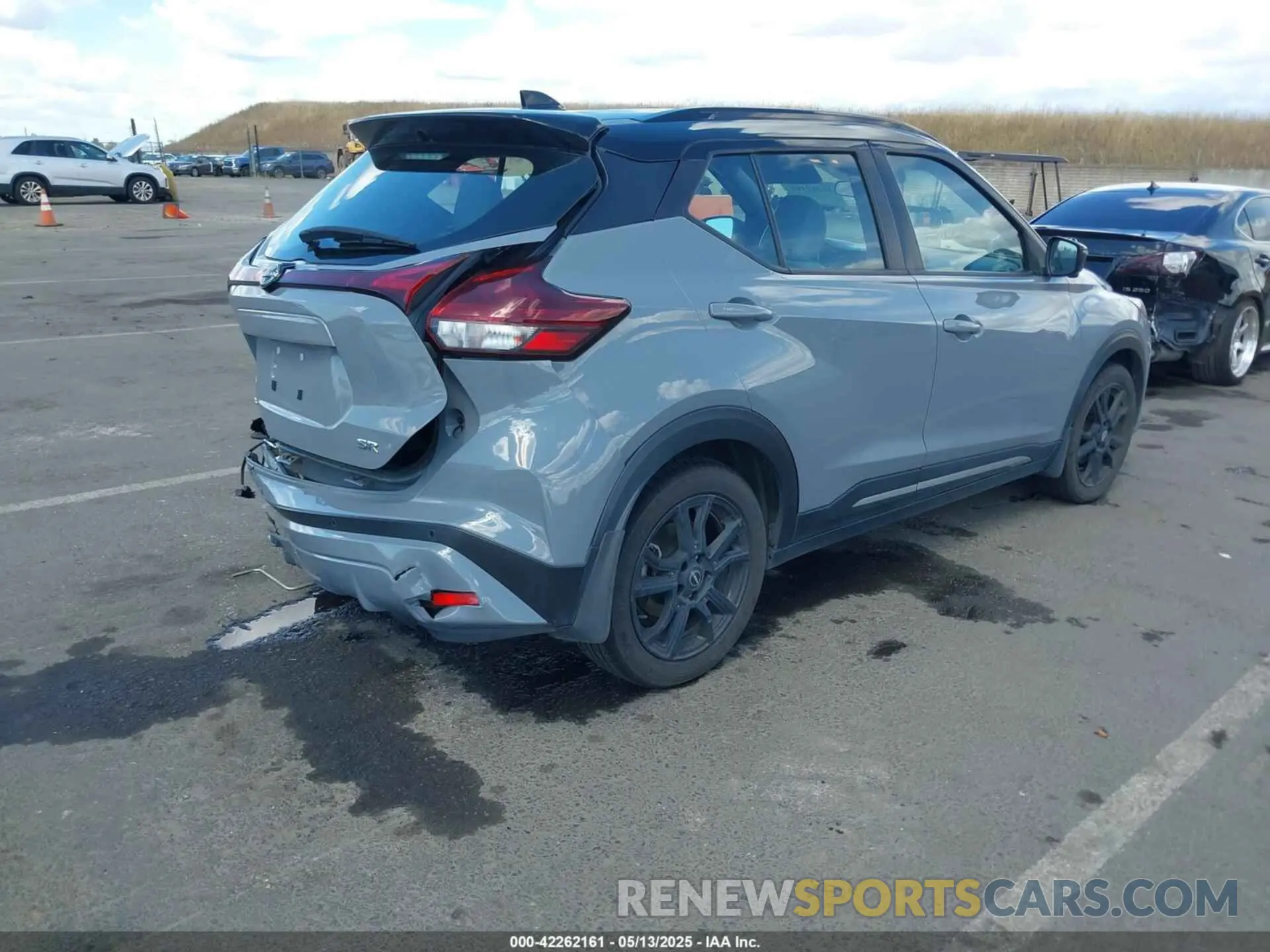 4 Photograph of a damaged car 3N1CP5DVXNL485174 NISSAN KICKS 2022