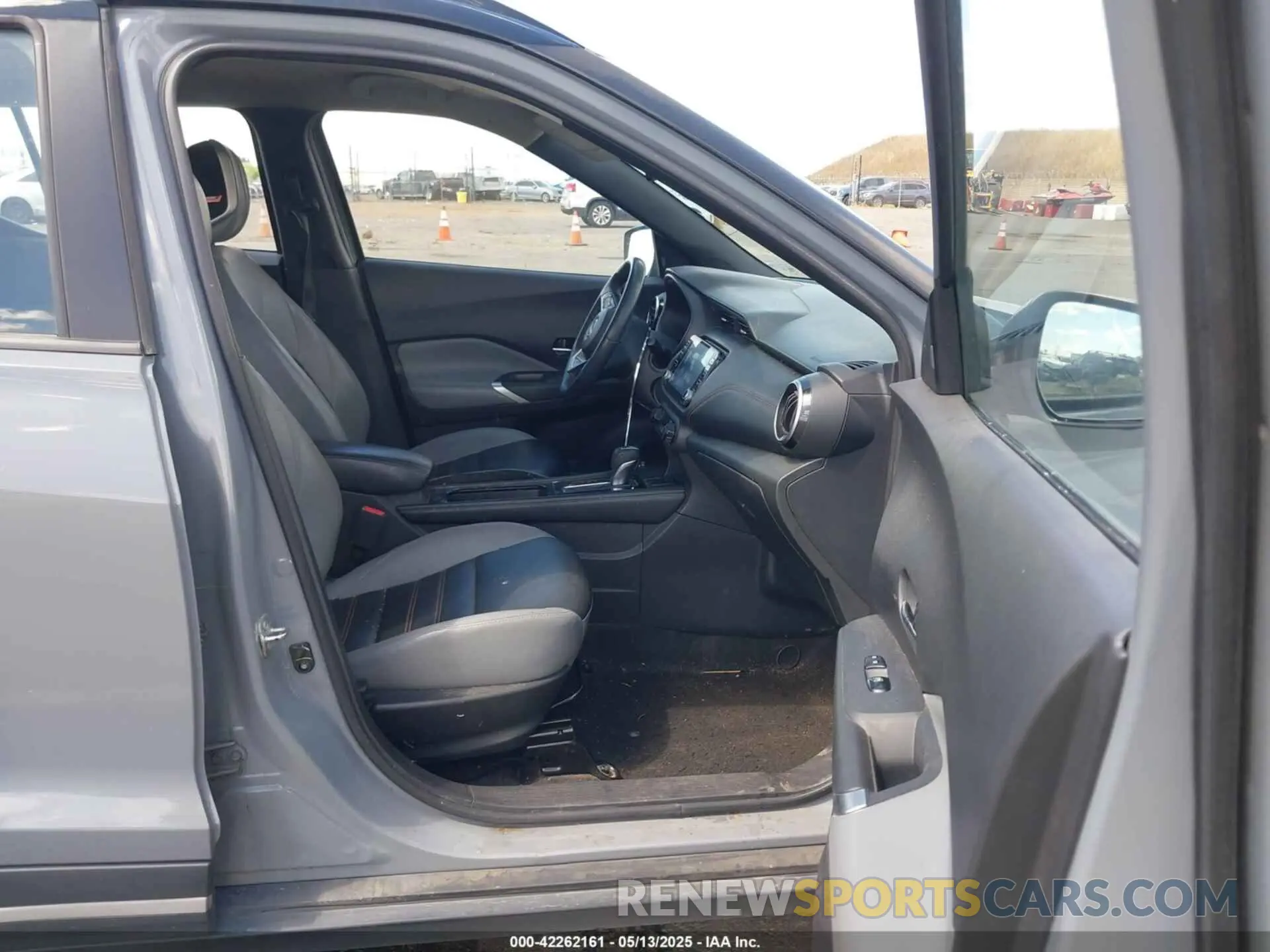 5 Photograph of a damaged car 3N1CP5DVXNL485174 NISSAN KICKS 2022