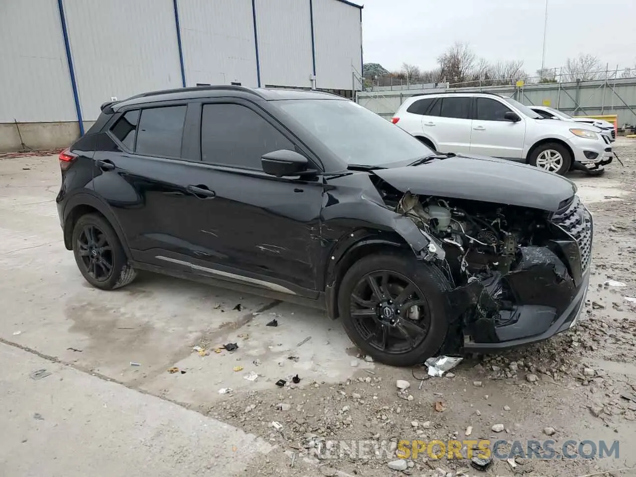 4 Photograph of a damaged car 3N1CP5DVXNL527617 NISSAN KICKS 2022