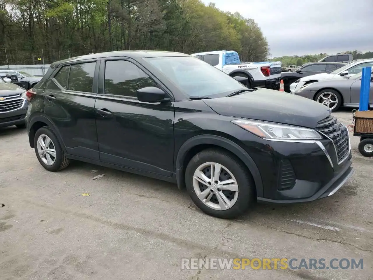 4 Photograph of a damaged car 3N1CP5BV0PL575195 NISSAN KICKS 2023