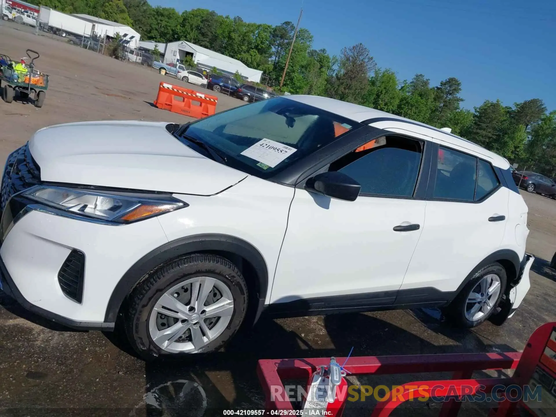 15 Photograph of a damaged car 3N1CP5BV1PL574539 NISSAN KICKS 2023