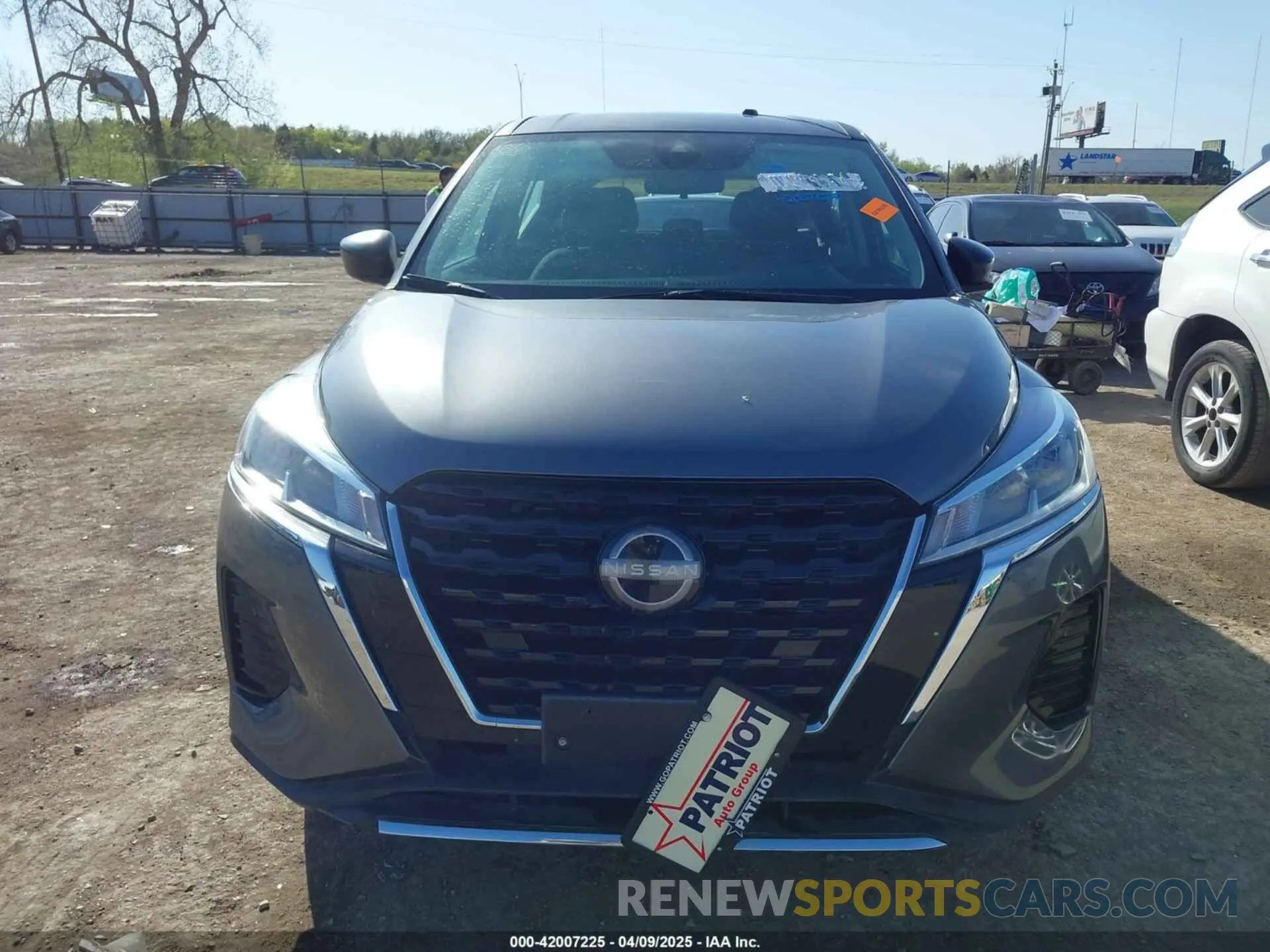 13 Photograph of a damaged car 3N1CP5BV3PL475978 NISSAN KICKS 2023