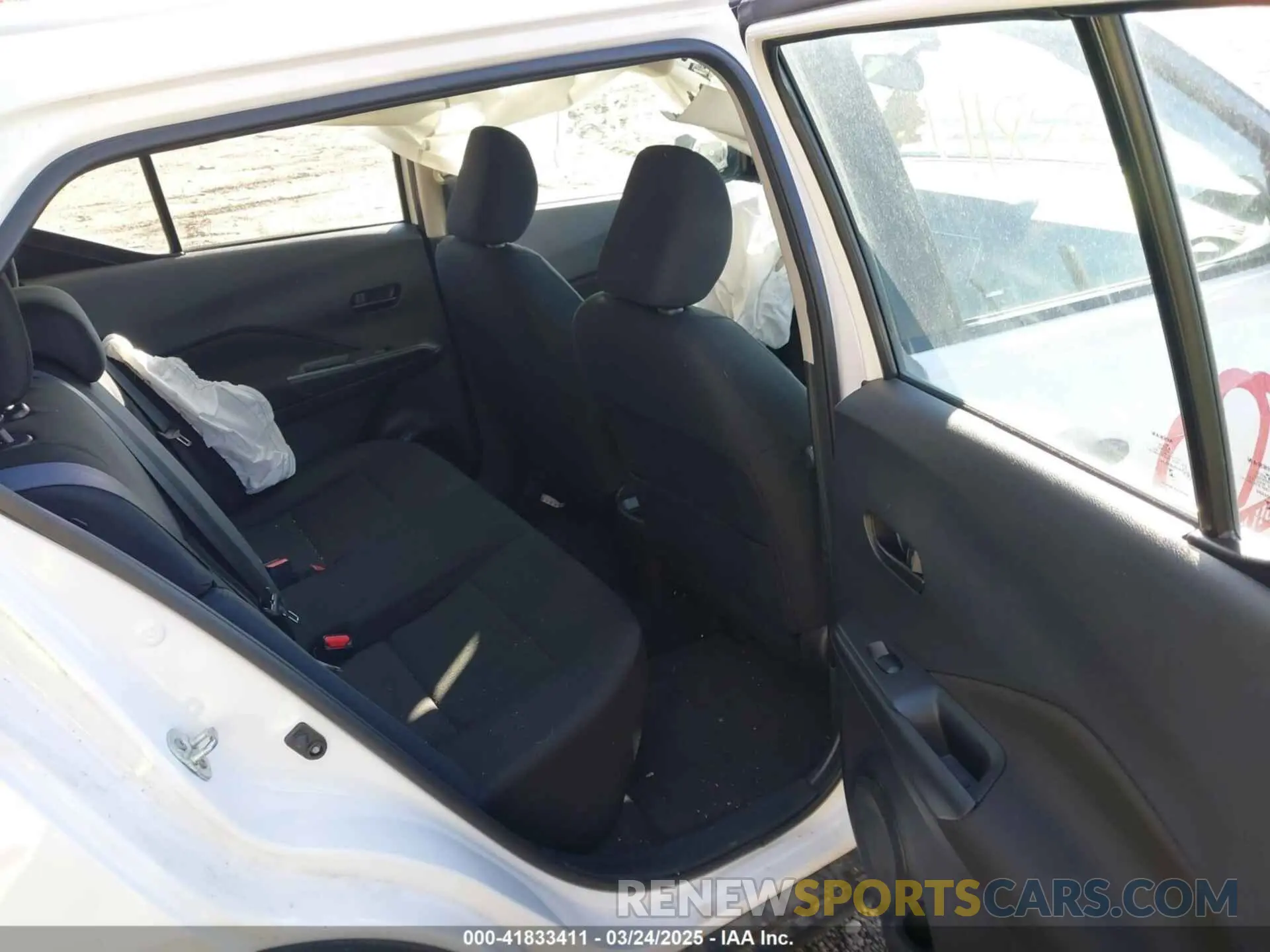 8 Photograph of a damaged car 3N1CP5BV3PL507232 NISSAN KICKS 2023