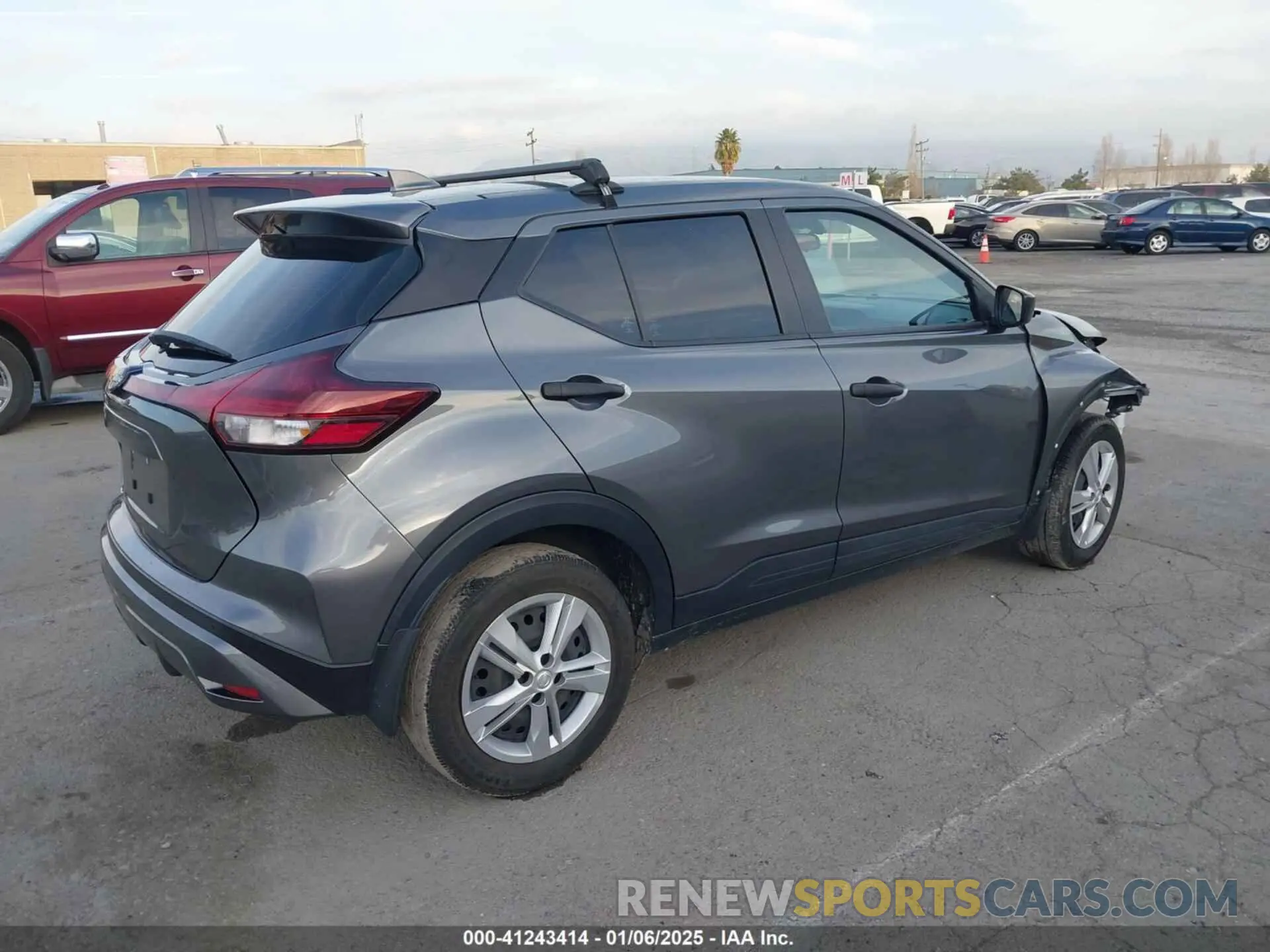 4 Photograph of a damaged car 3N1CP5BV4PL469266 NISSAN KICKS 2023