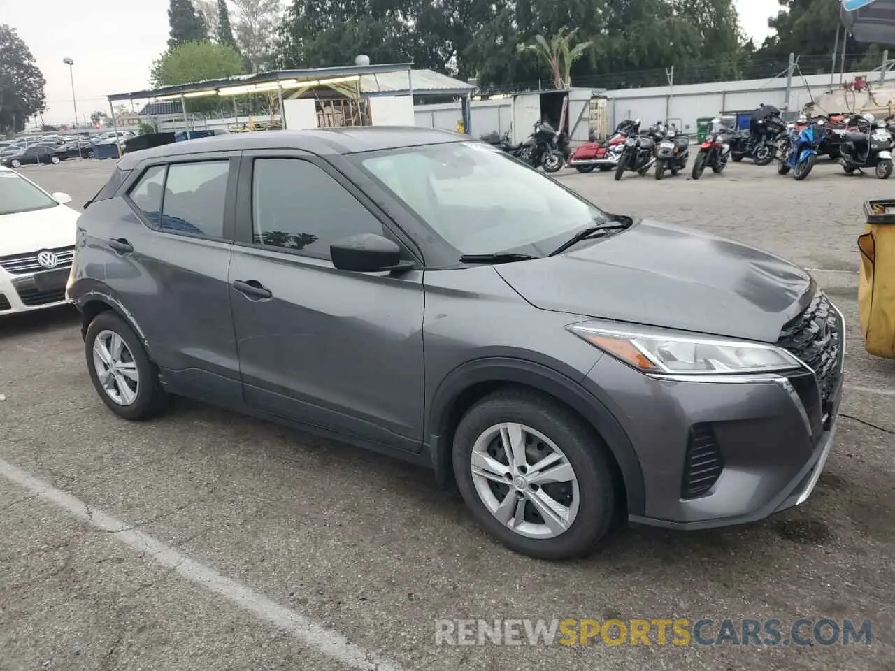 4 Photograph of a damaged car 3N1CP5BV5PL469843 NISSAN KICKS 2023