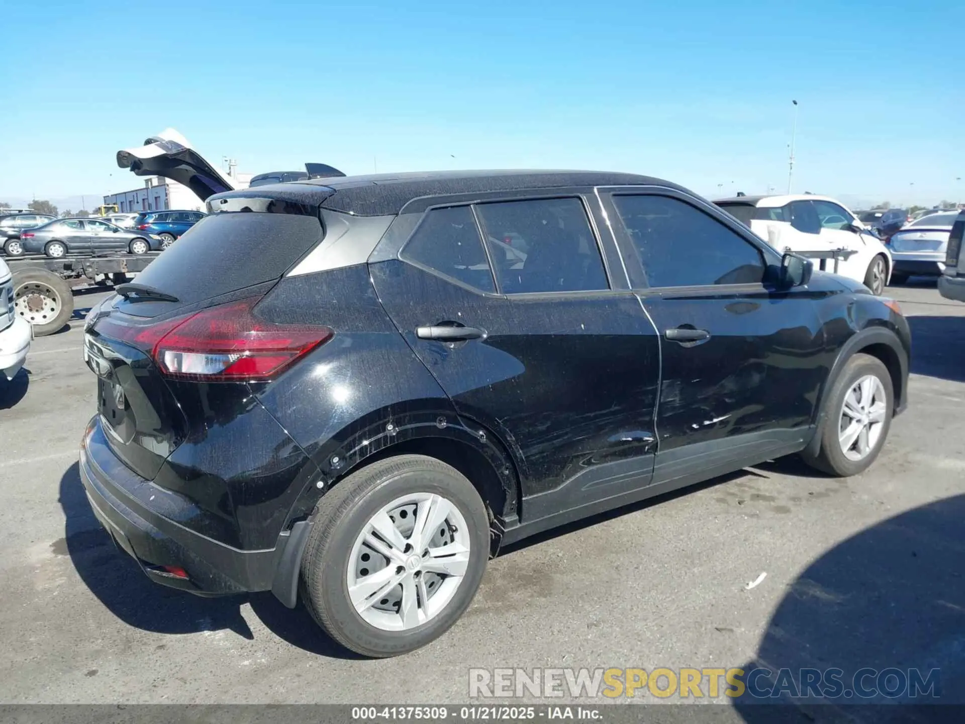13 Photograph of a damaged car 3N1CP5BV5PL536098 NISSAN KICKS 2023