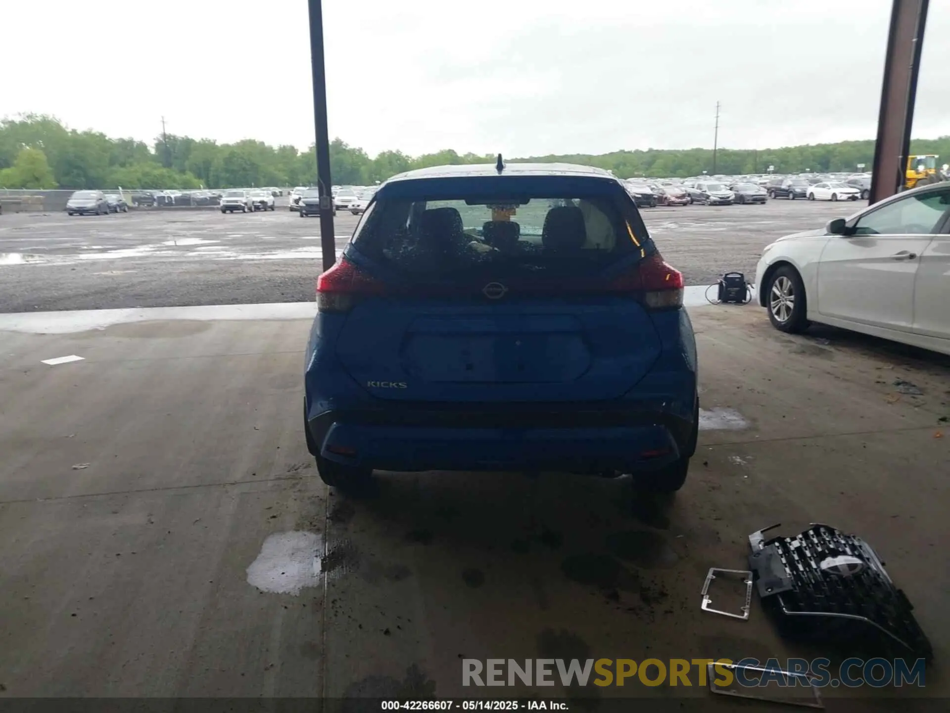 15 Photograph of a damaged car 3N1CP5BV5PL552088 NISSAN KICKS 2023