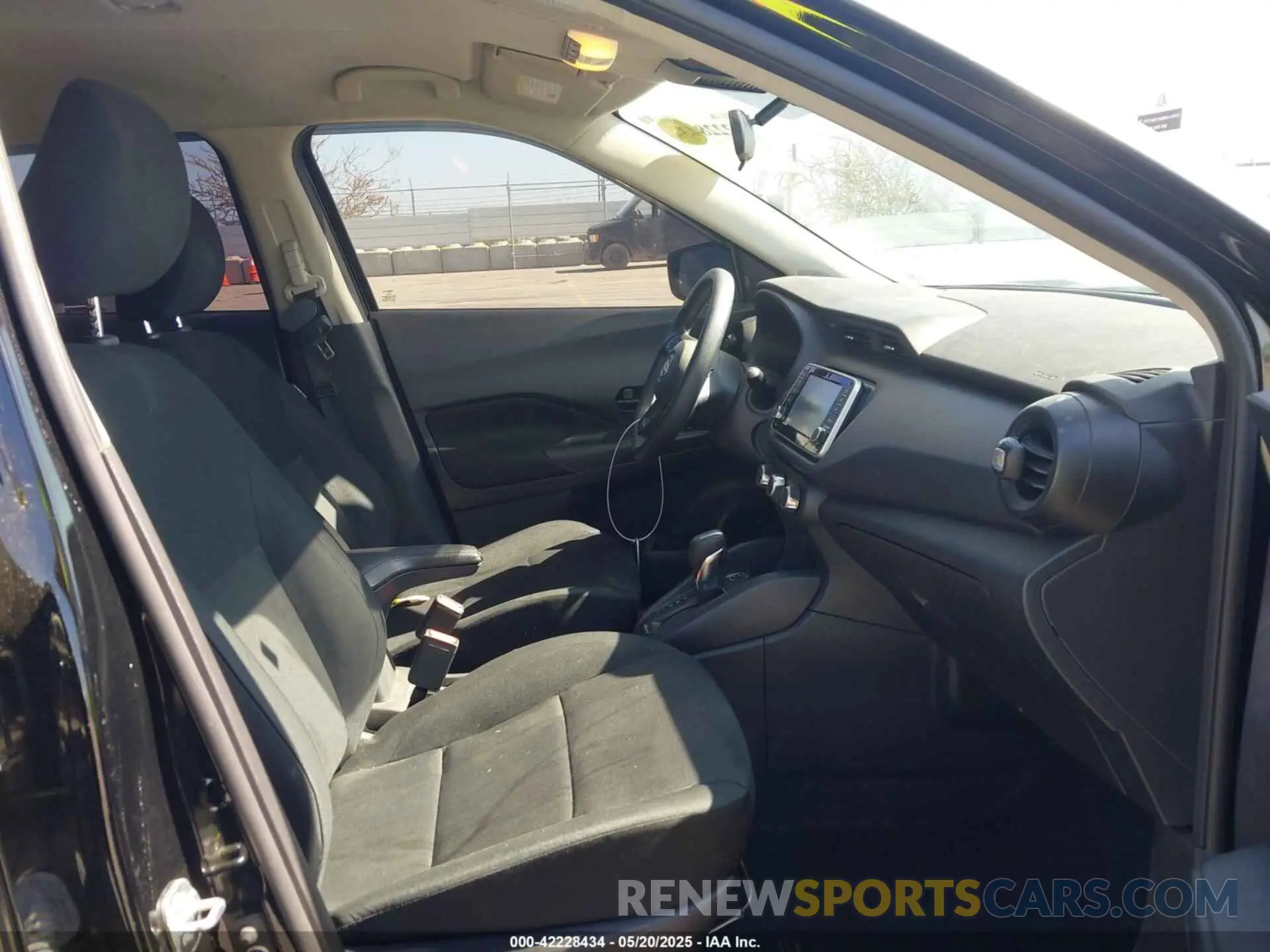 5 Photograph of a damaged car 3N1CP5BV5PL555492 NISSAN KICKS 2023