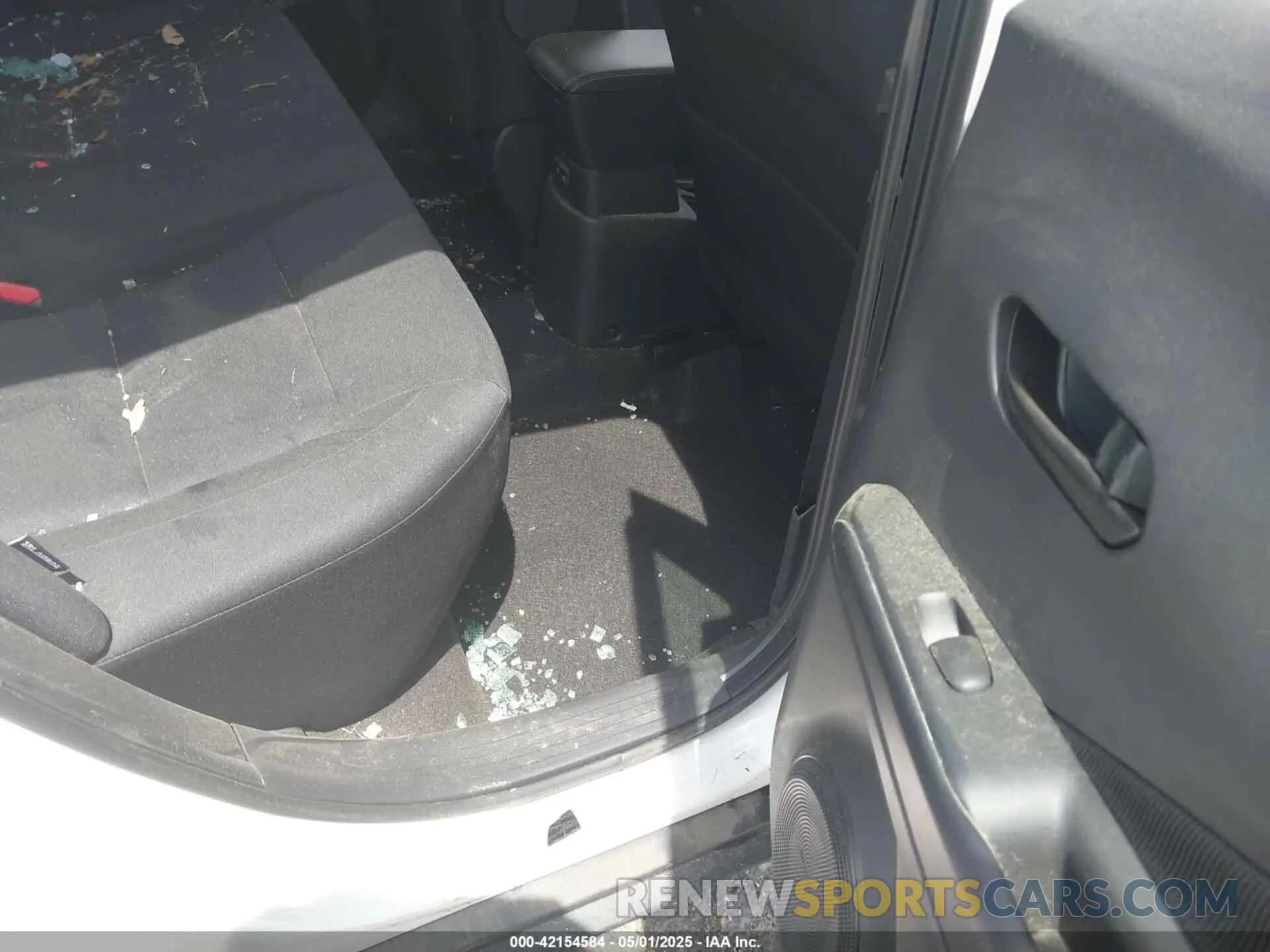 8 Photograph of a damaged car 3N1CP5BV9PL542017 NISSAN KICKS 2023