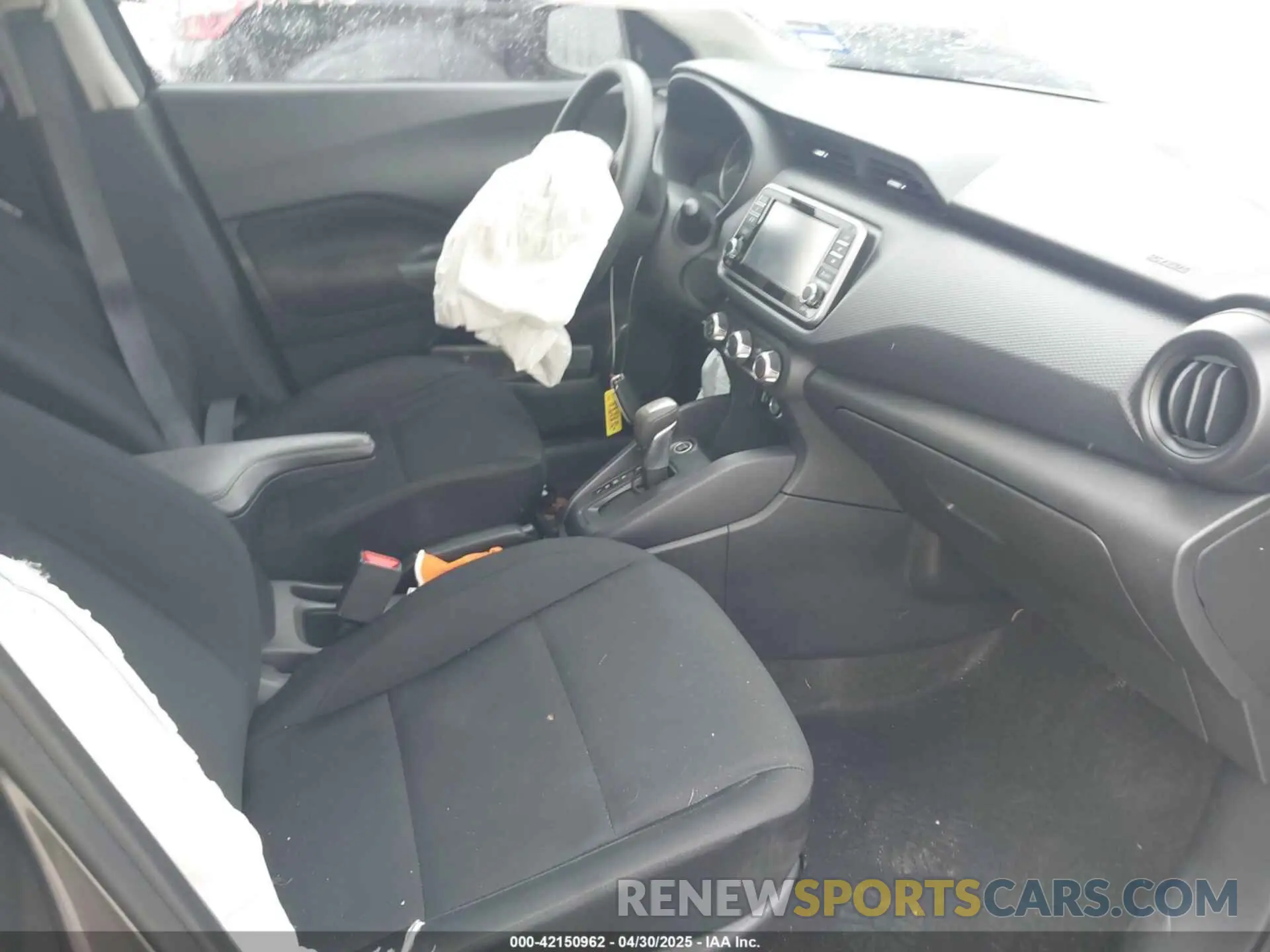 5 Photograph of a damaged car 3N1CP5BV9PL561294 NISSAN KICKS 2023
