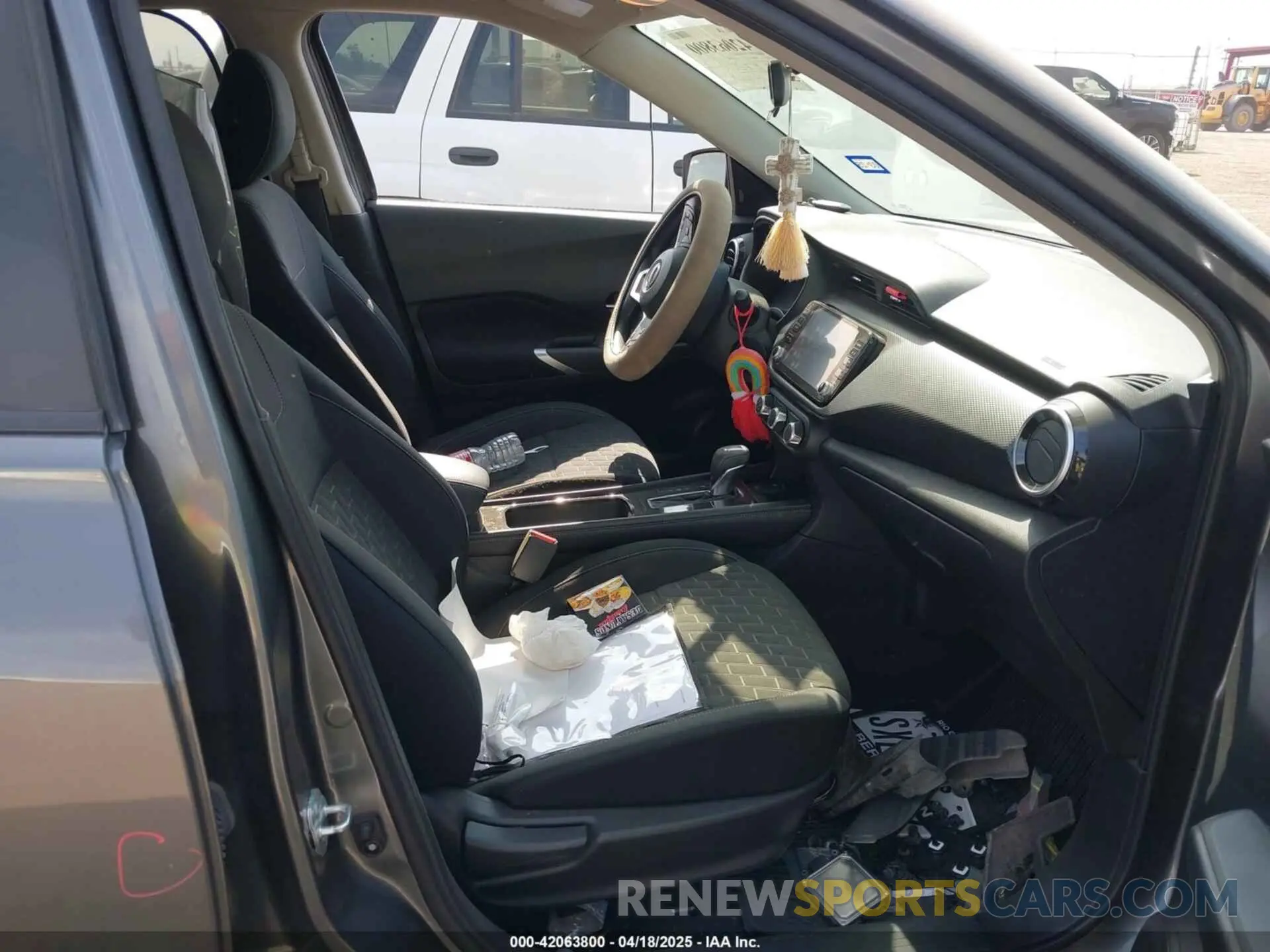 5 Photograph of a damaged car 3N1CP5CV0PL507073 NISSAN KICKS 2023
