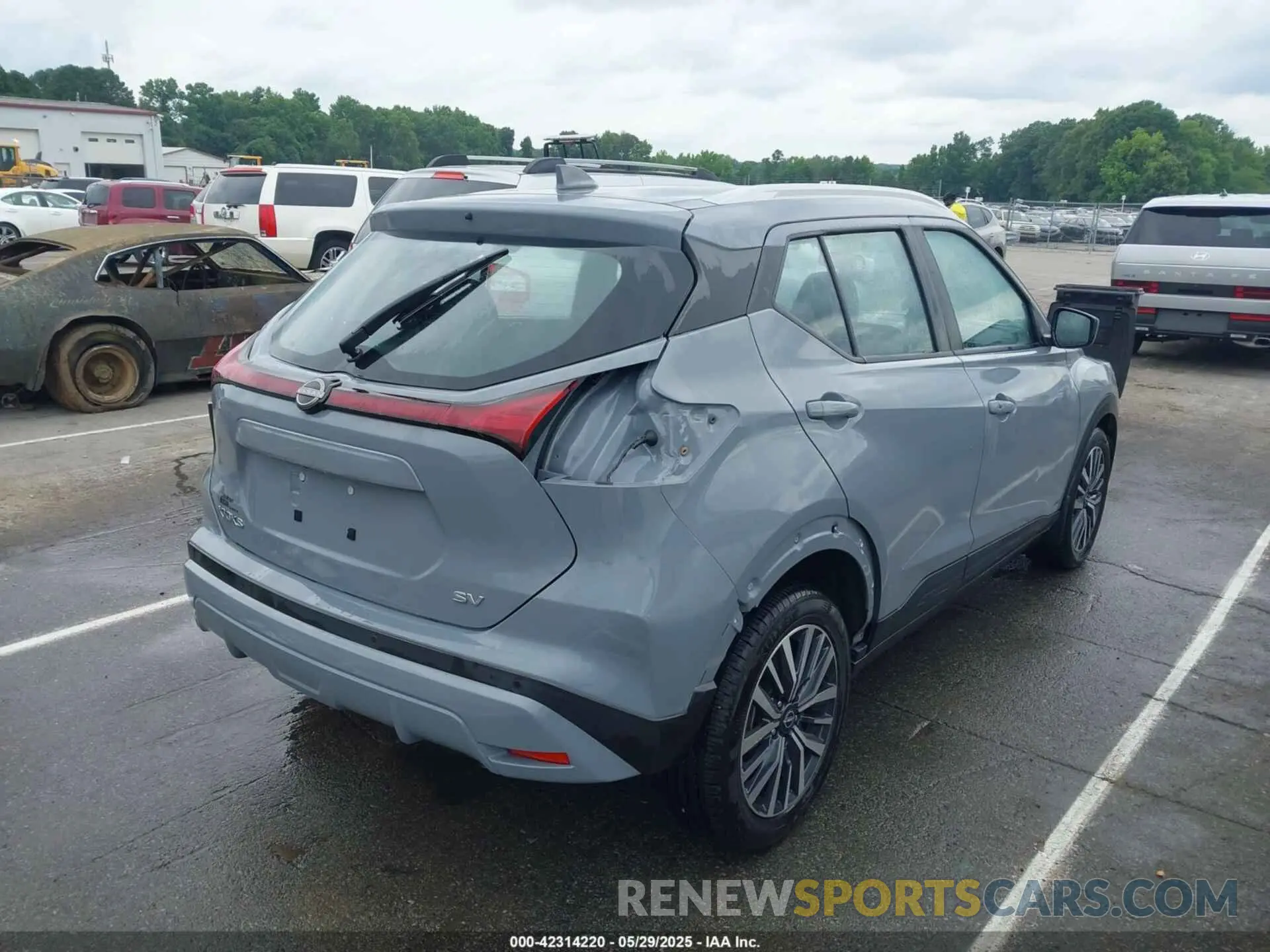4 Photograph of a damaged car 3N1CP5CV0PL509549 NISSAN KICKS 2023