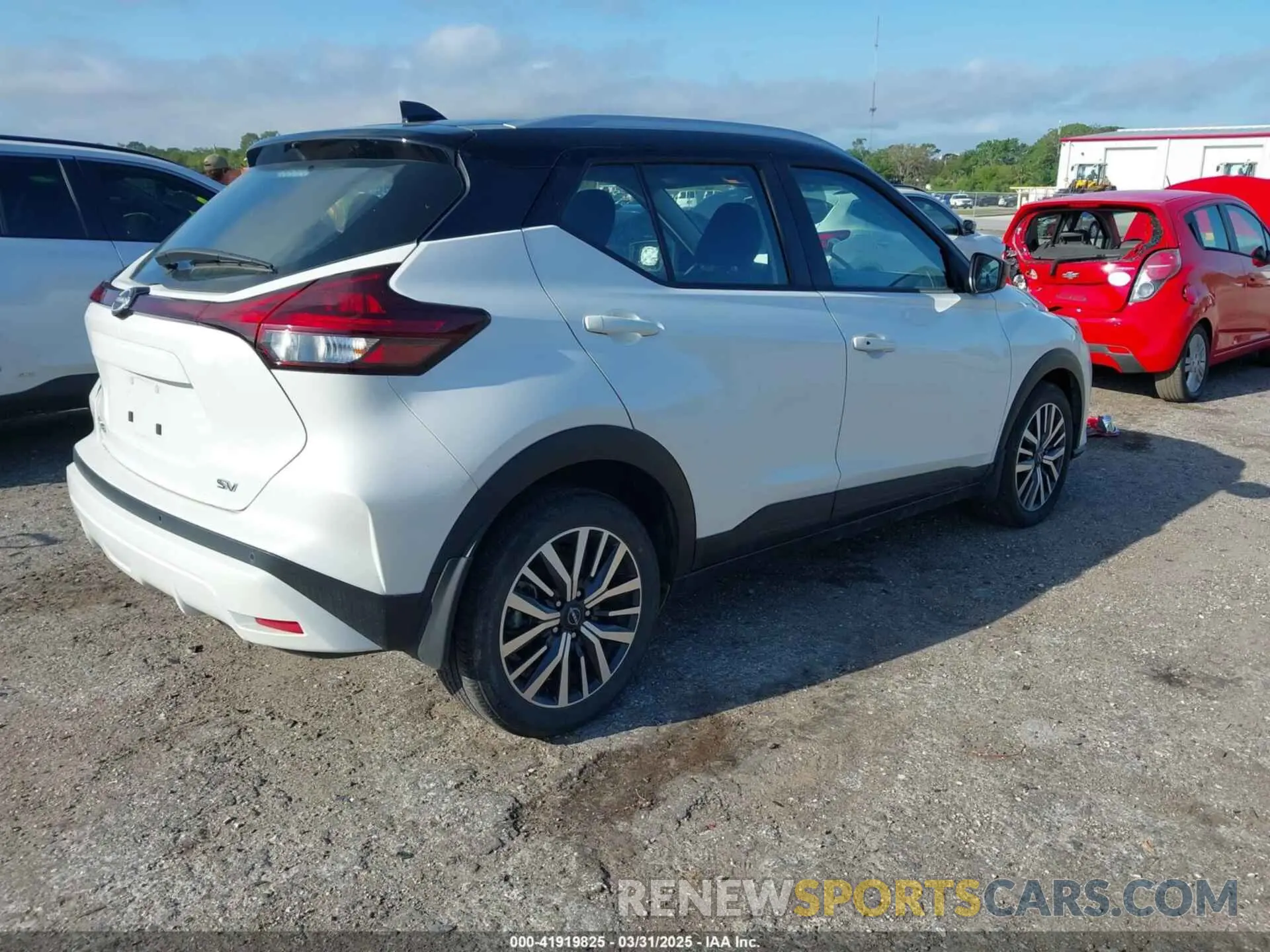4 Photograph of a damaged car 3N1CP5CV0PL522334 NISSAN KICKS 2023
